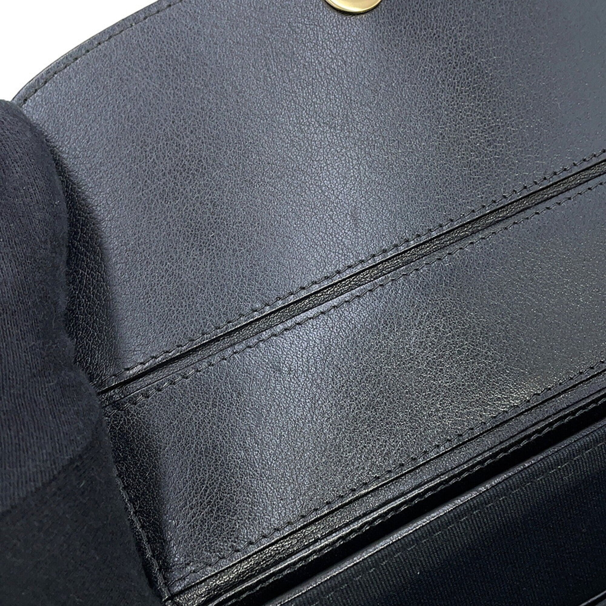 Chanel Black Leather Shoulder Bag (Pre-Owned)