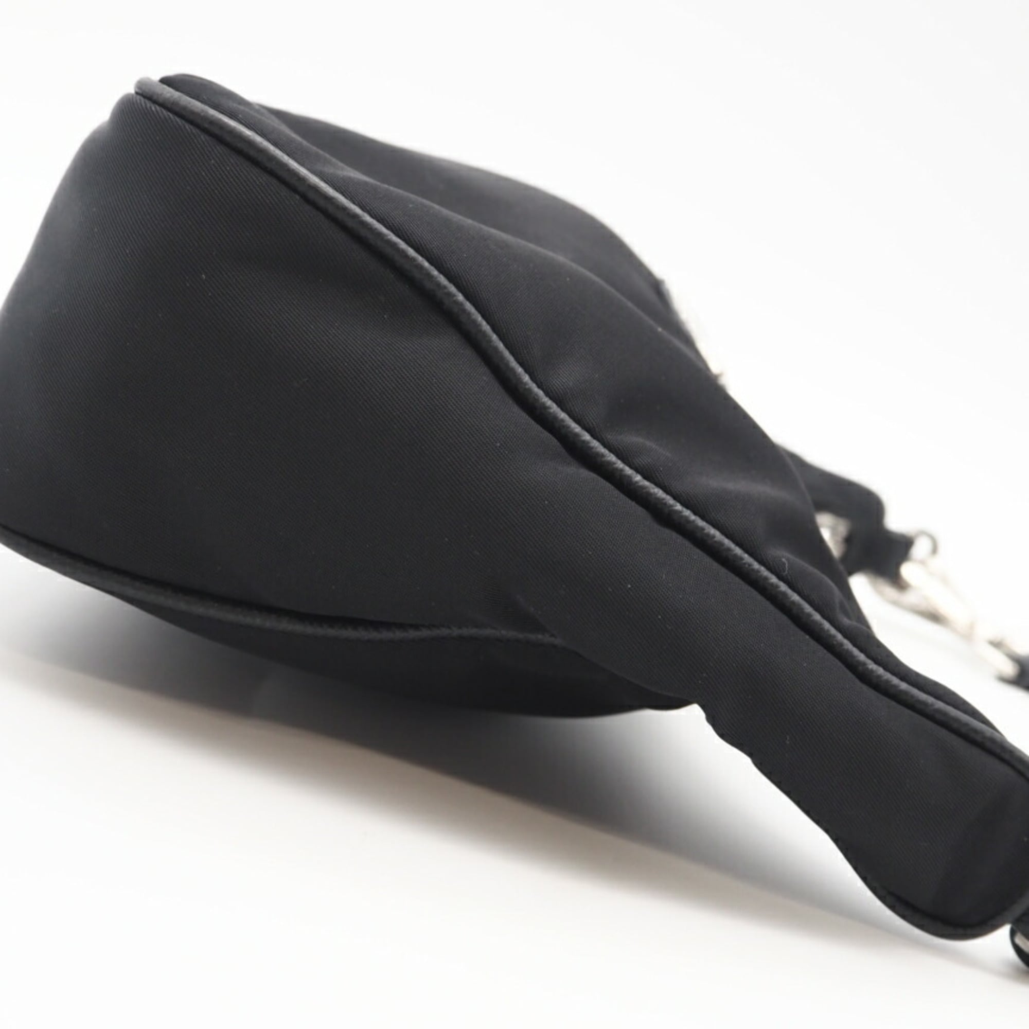 Prada Black Leather Shoulder Bag (Pre-Owned)