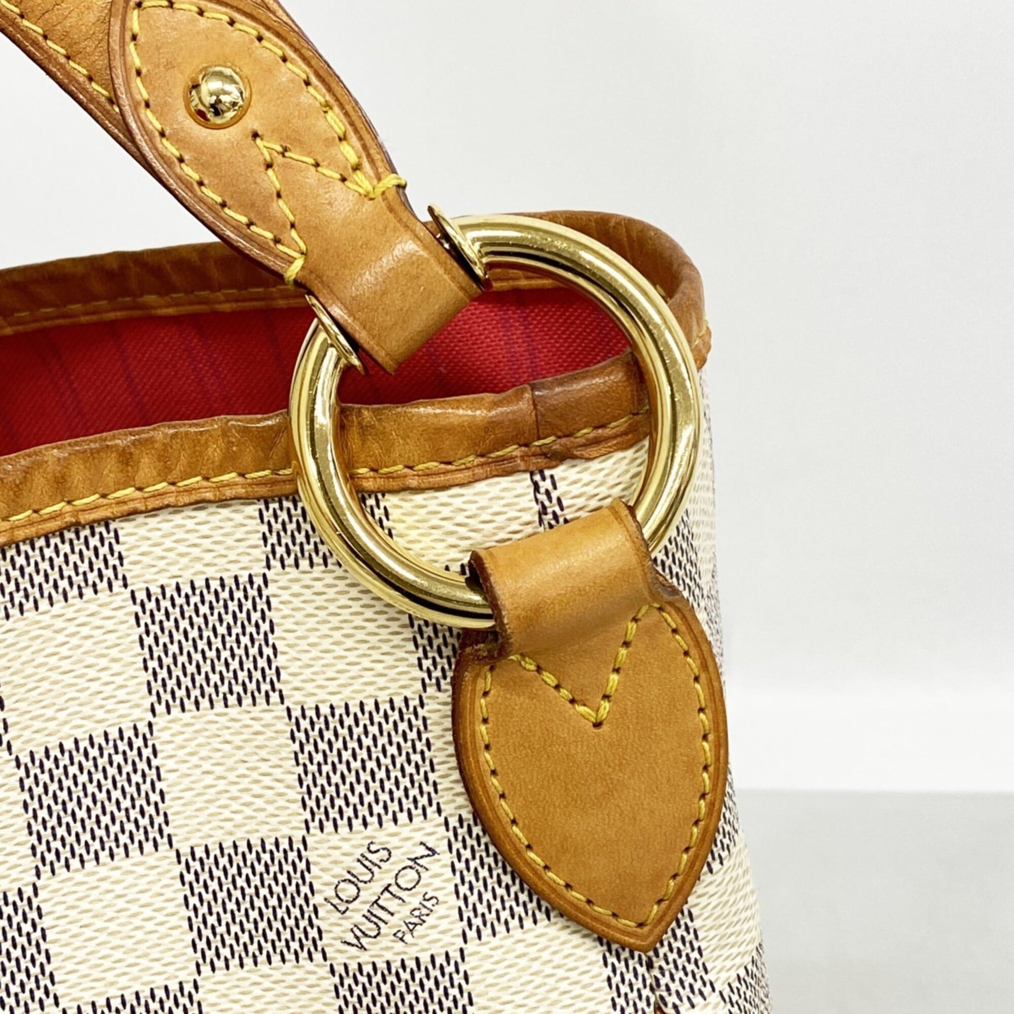 Louis Vuitton Rose Ballerine White Shoulder Bag (Pre-Owned)