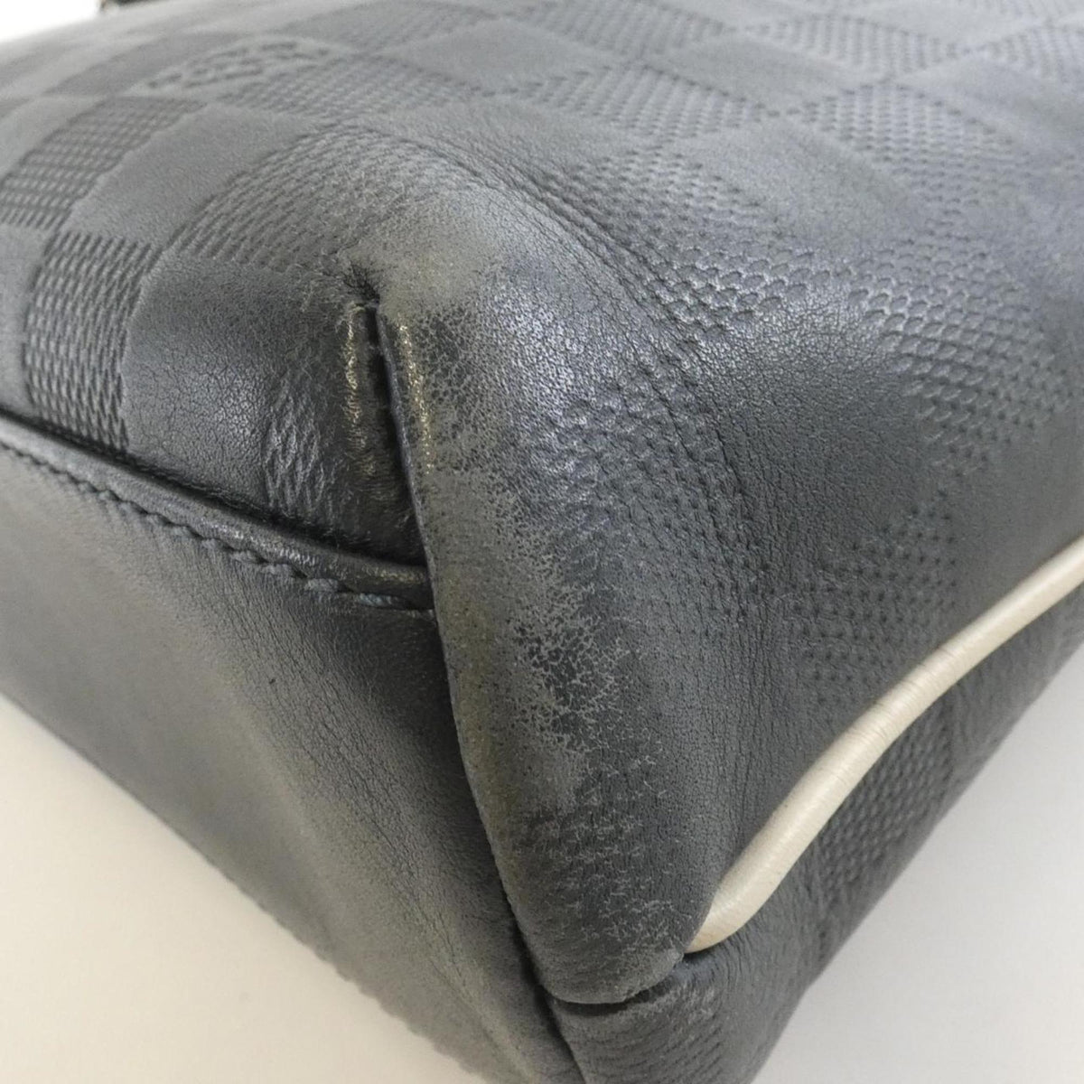 Louis Vuitton Cosmos Leather Shoulder Bag (Pre-Owned)