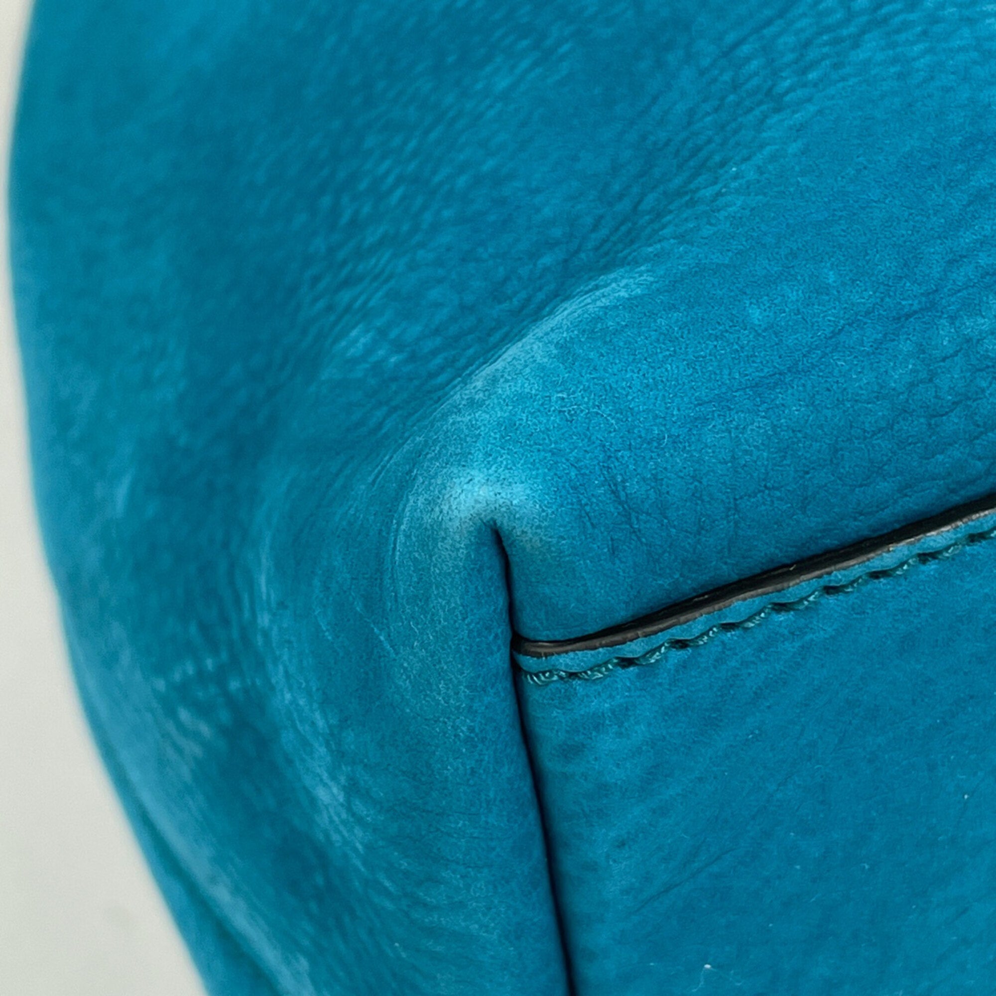 Gucci Soho Blue Leather Shoulder Bag (Pre-Owned)