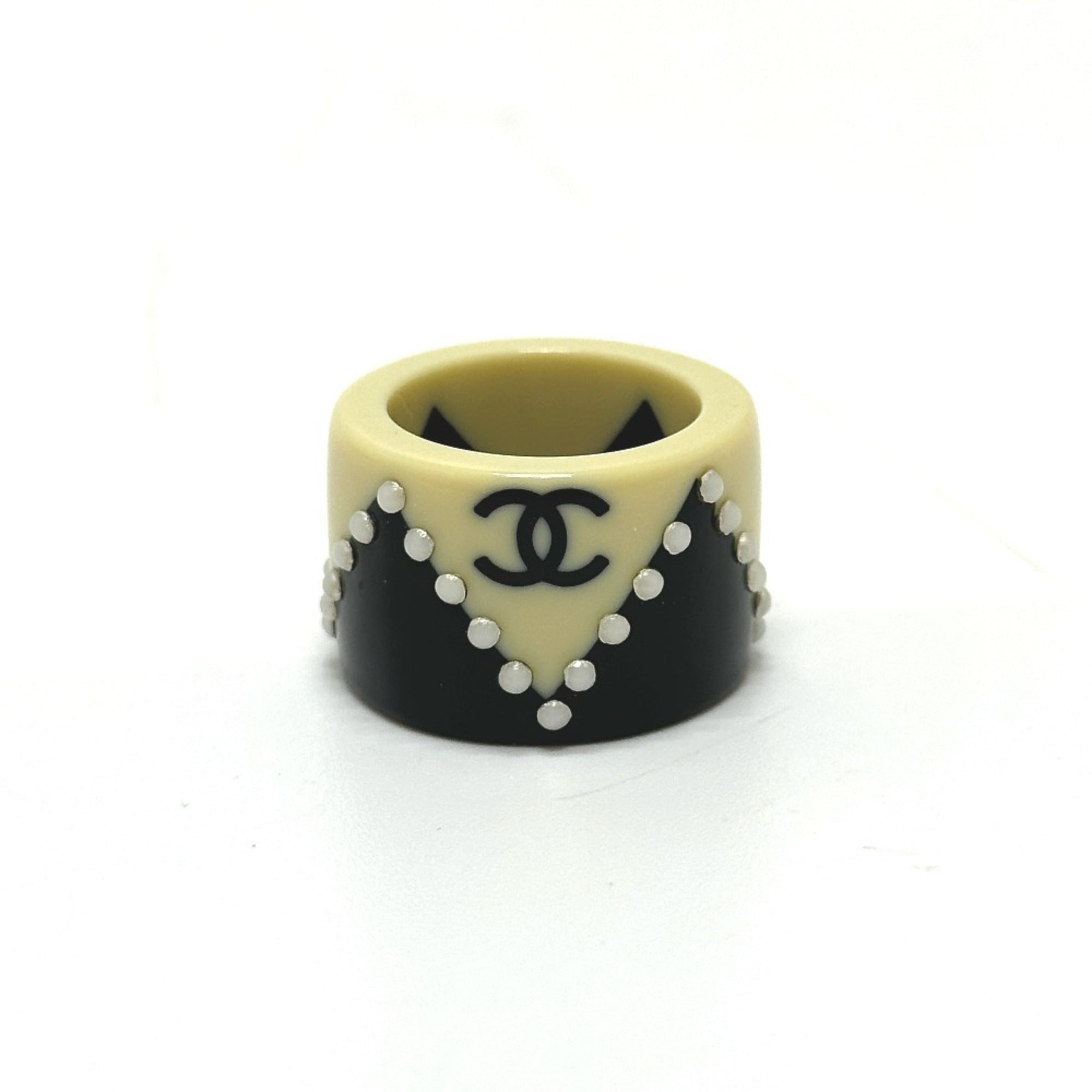 Chanel Black White Plastic Band Ring (Pre-Owned)