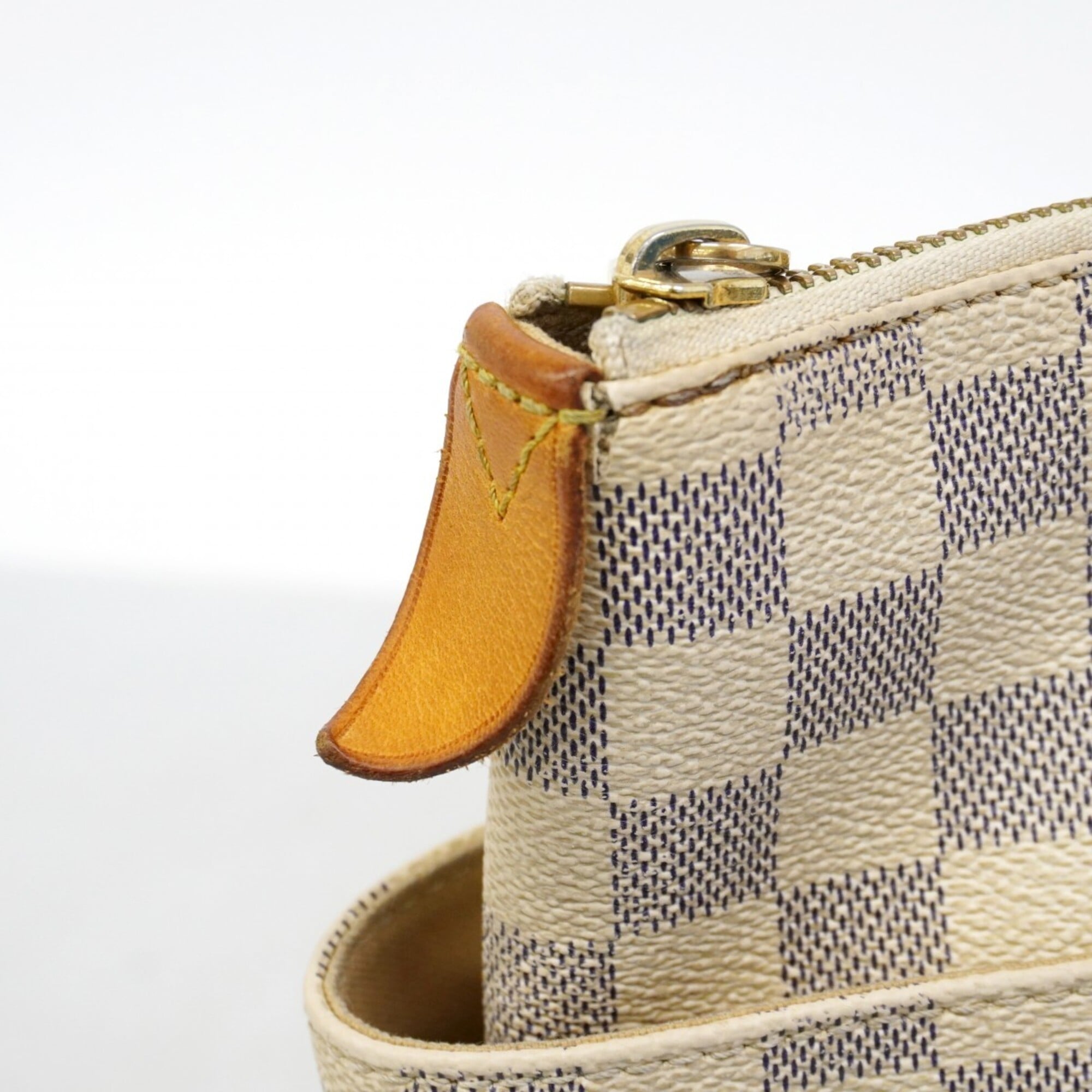 Louis Vuitton White Tote Bag (Pre-Owned)