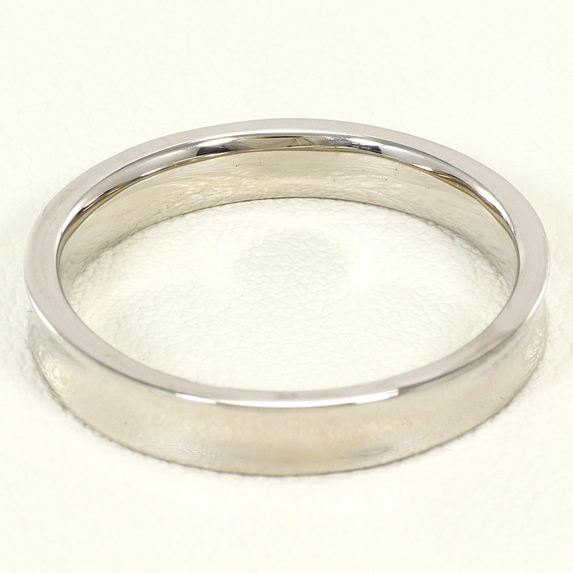Unbranded White Gold White Gold (10K) Band Ring (Pre-Owned)