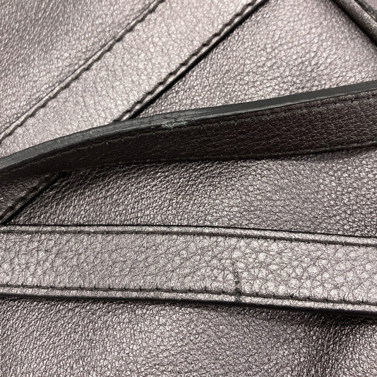 Bvlgari Gray Leather Shoulder Bag (Pre-Owned)