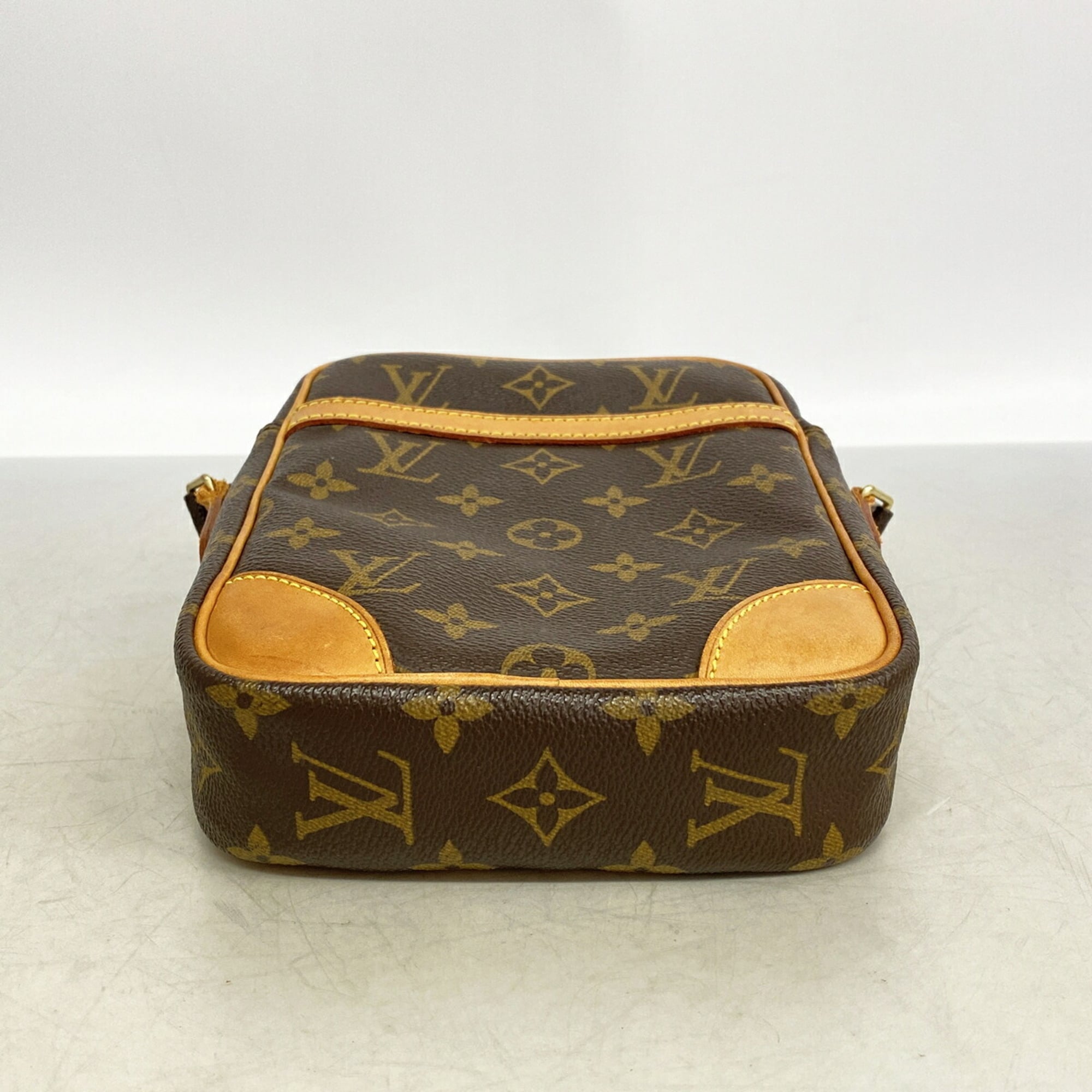 Louis Vuitton Brown Shoulder Bag (Pre-Owned)
