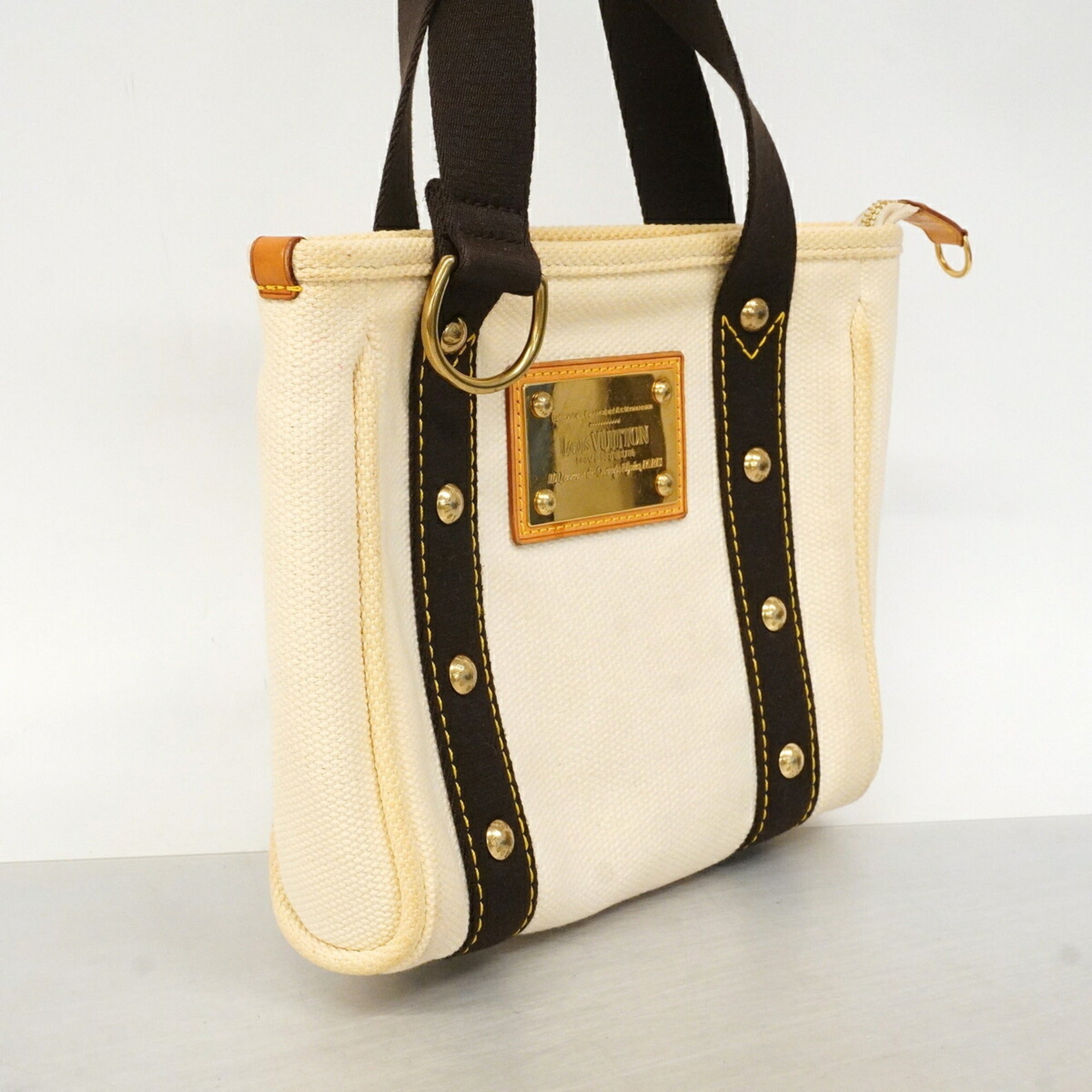 Louis Vuitton Ecru Handbag (Pre-Owned)