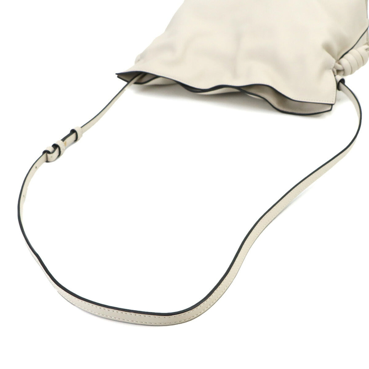 Loewe White Leather Handbag Shoulder Bag (Pre-Owned)