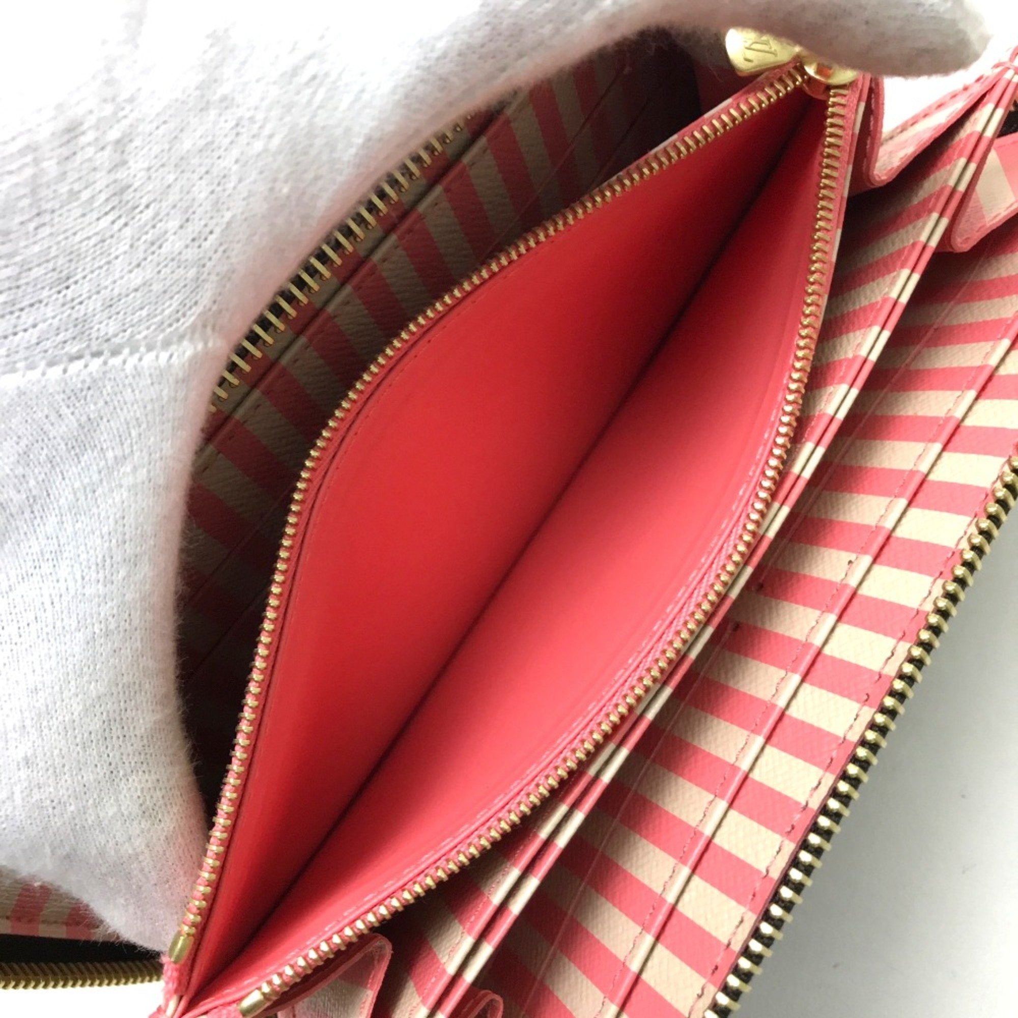 Louis Vuitton Brown Other Long Wallet (Bi-Fold) (Pre-Owned)