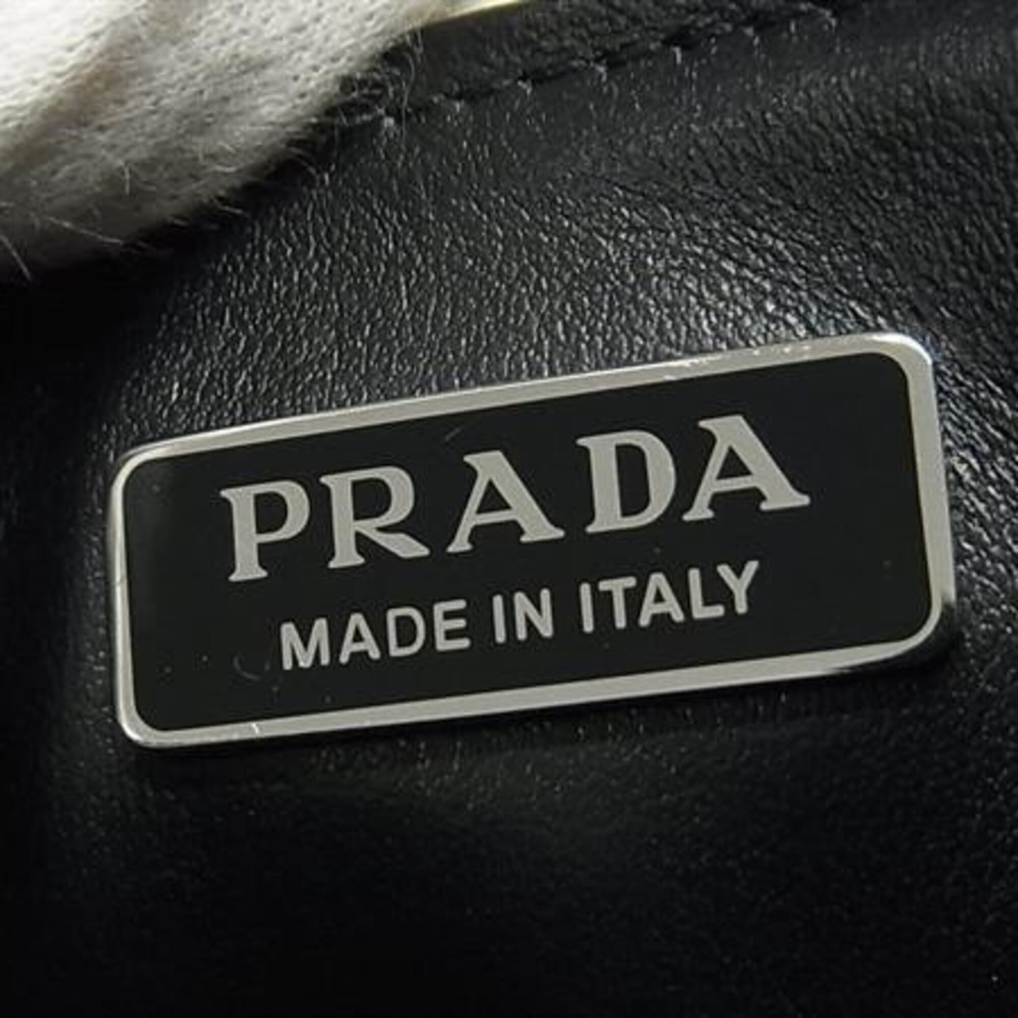 Prada Ivory Leather Shoulder Bag (Pre-Owned)