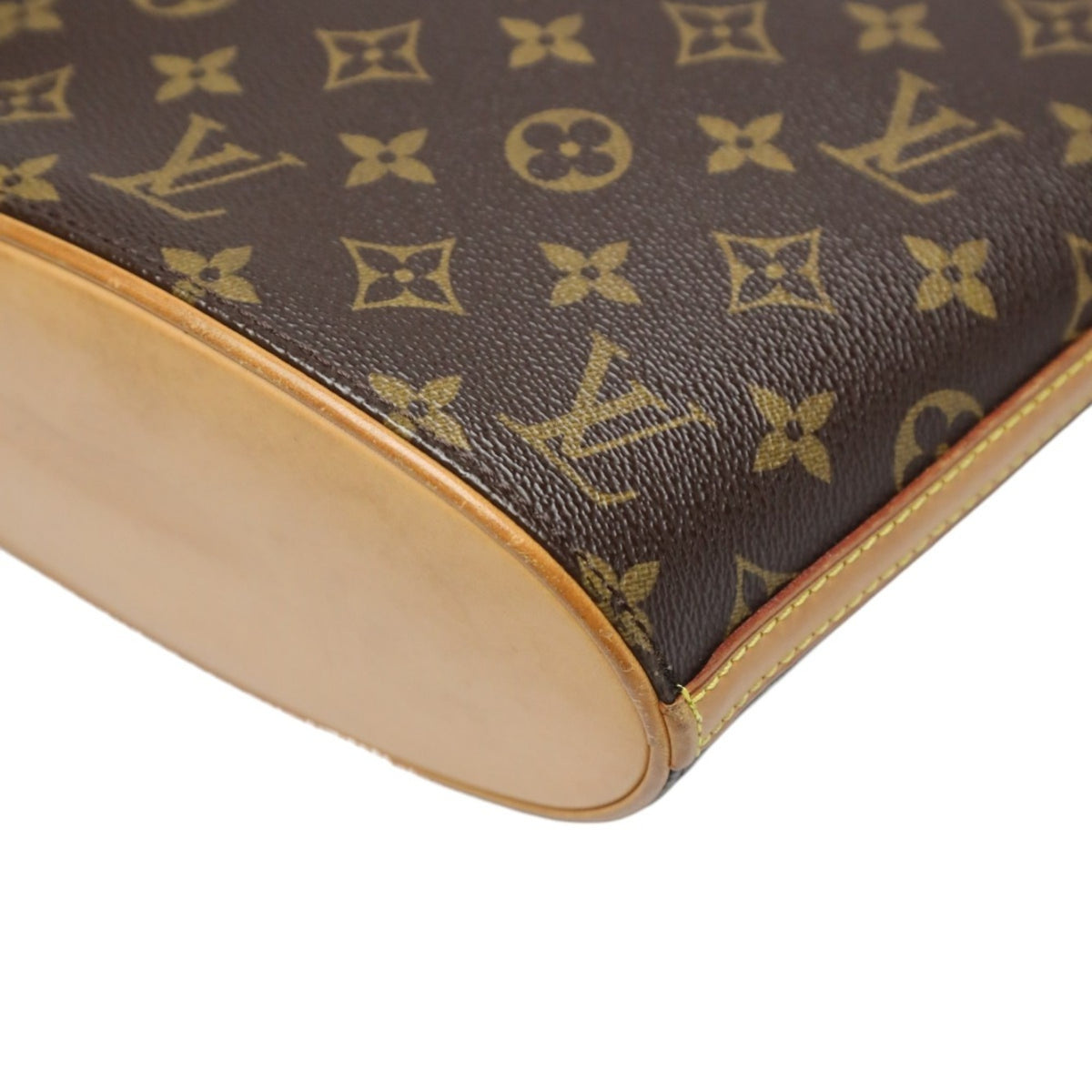 Louis Vuitton Brown Monogram Monogram Shoulder Bag (Pre-Owned)