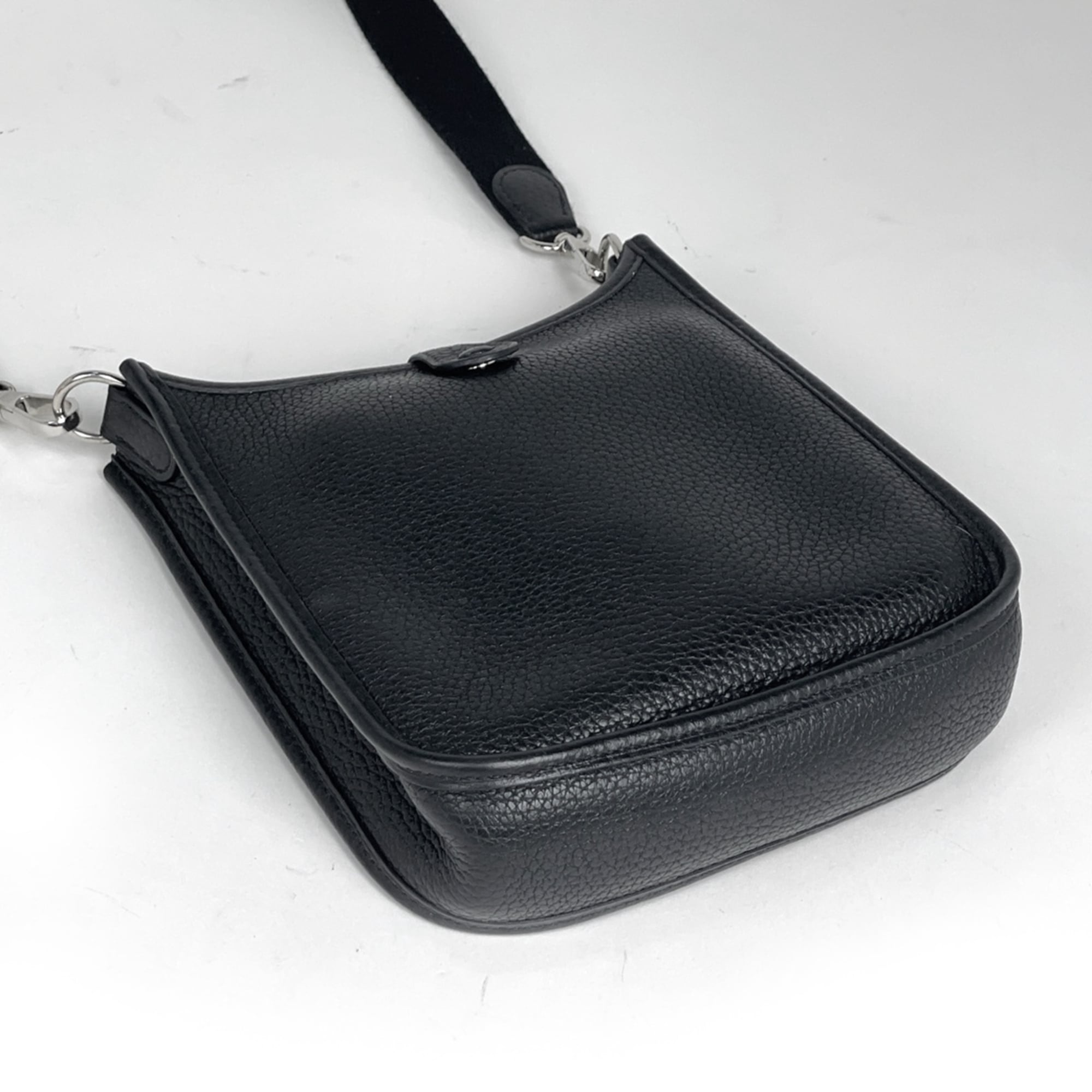 Hermes Black Taurillon Clemence Leather Pochette Shoulder Bag (Pre-Owned)