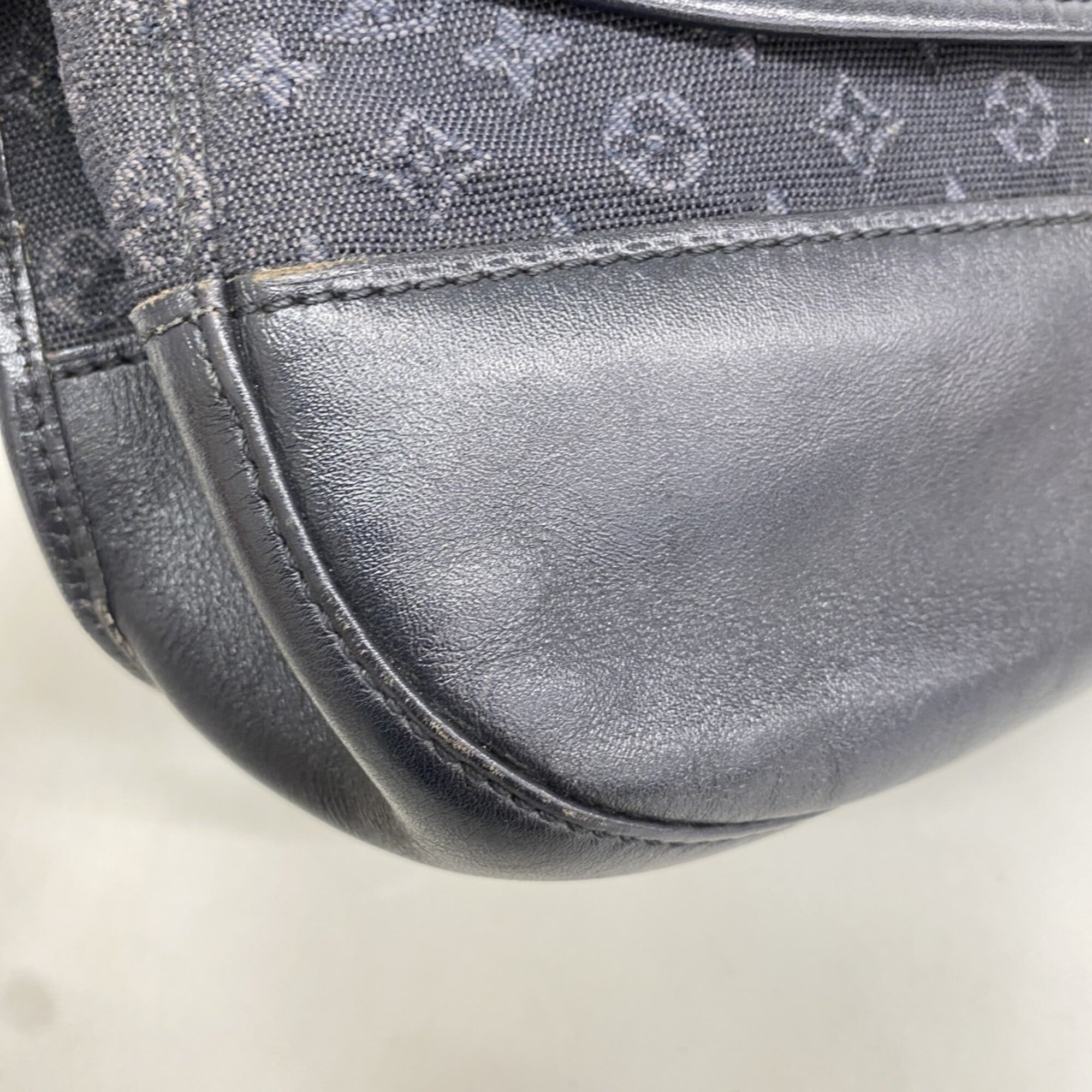 Louis Vuitton Tst Blue Shoulder Bag (Pre-Owned)
