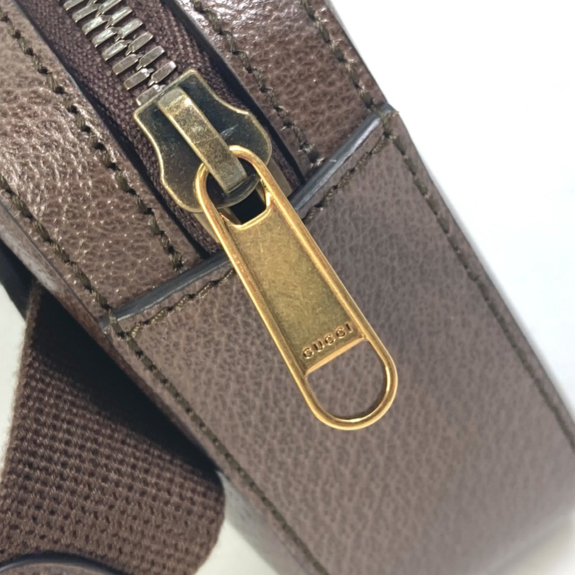 Gucci Brown Leather Fanny Pack Sling Bag (Pre-Owned)