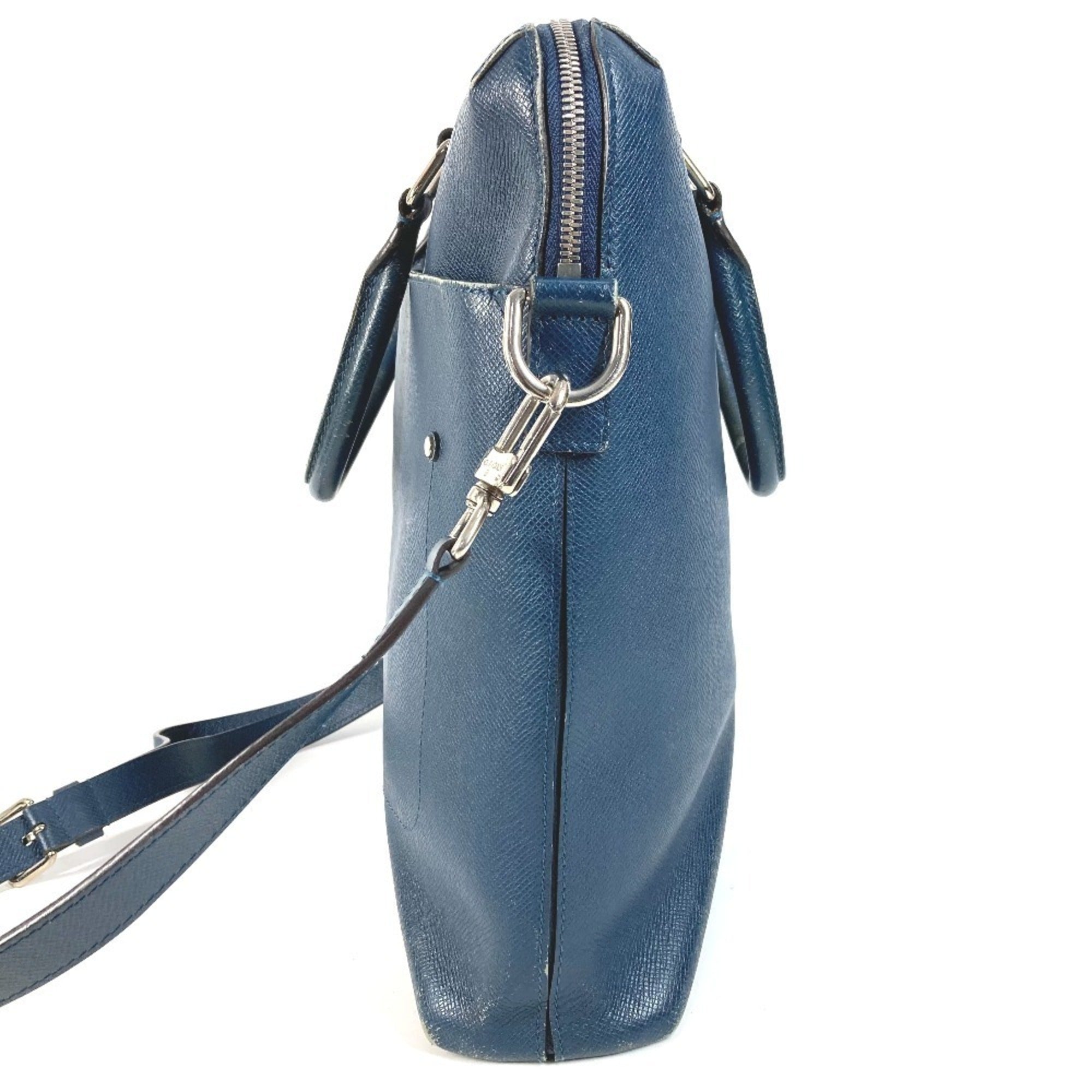 Louis Vuitton Blue Ocean Taiga Leather Shoulder Bag Tote Bag (Pre-Owned)