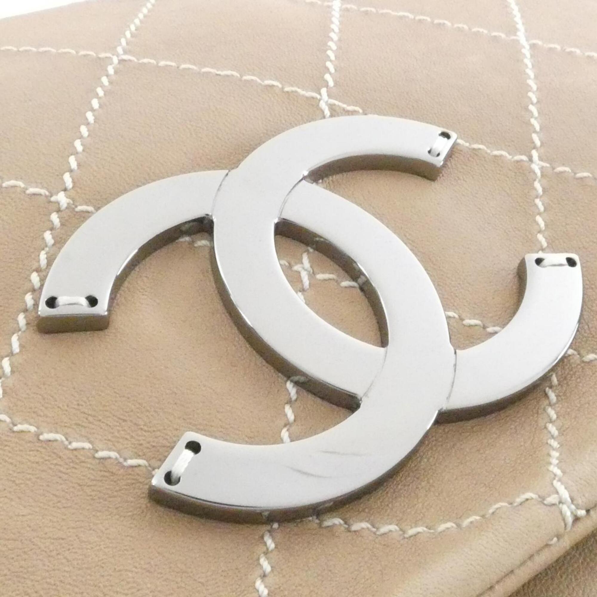 Chanel Beige Leather Shoulder Bag (Pre-Owned)