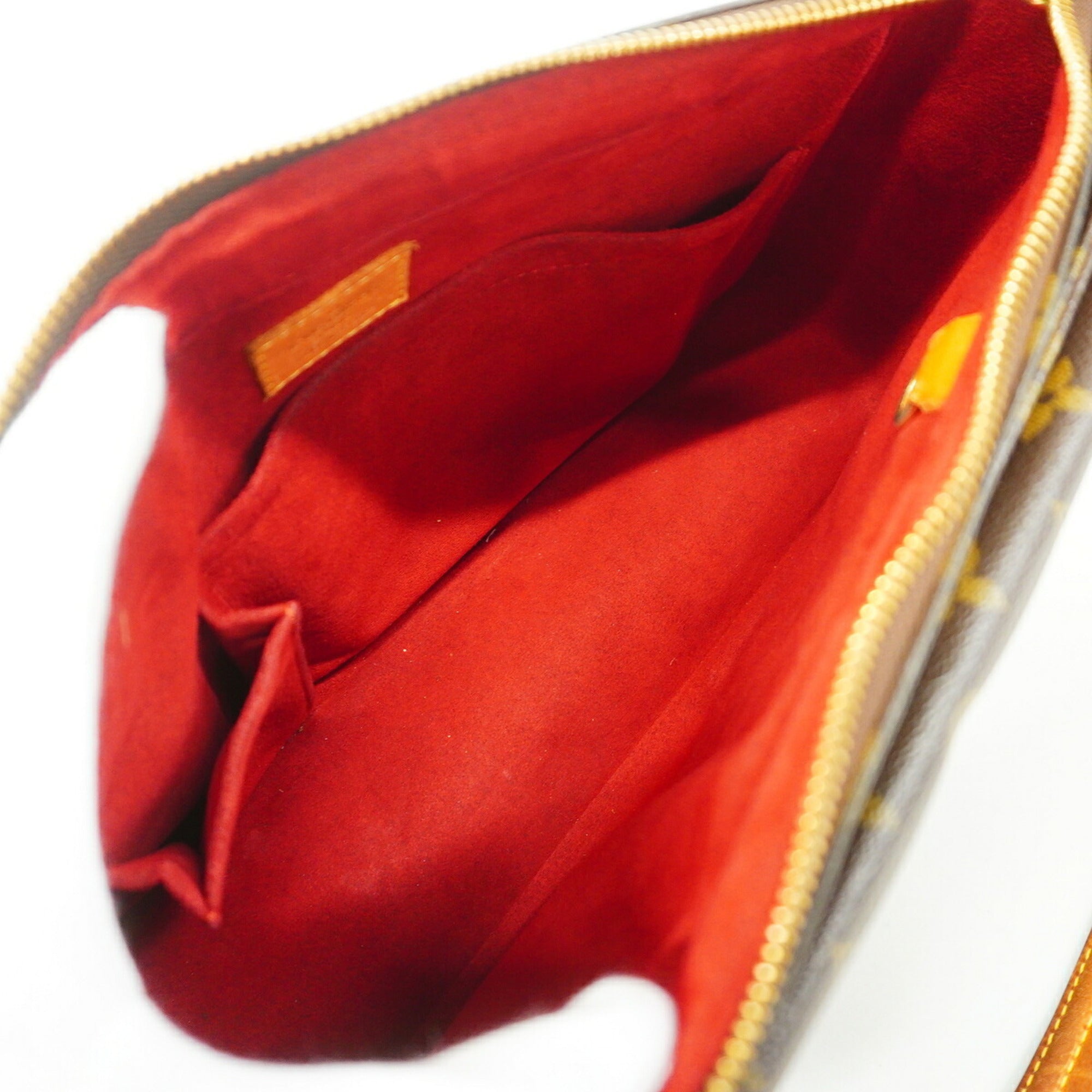 Louis Vuitton Brown Shoulder Bag (Pre-Owned)