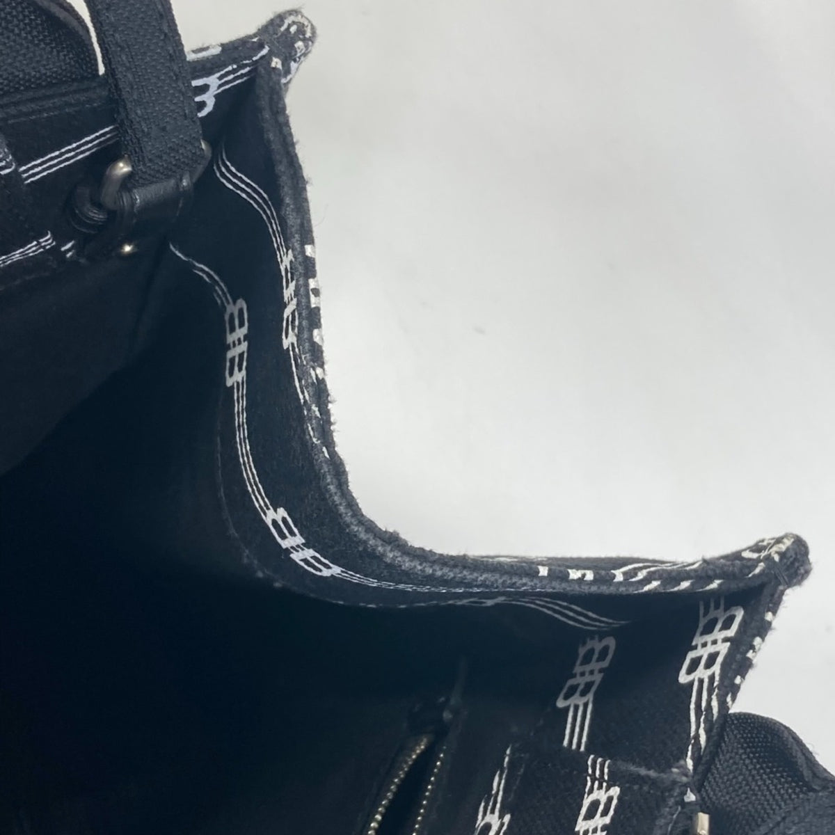 Balenciaga Black Cloth Handbag (Pre-Owned)