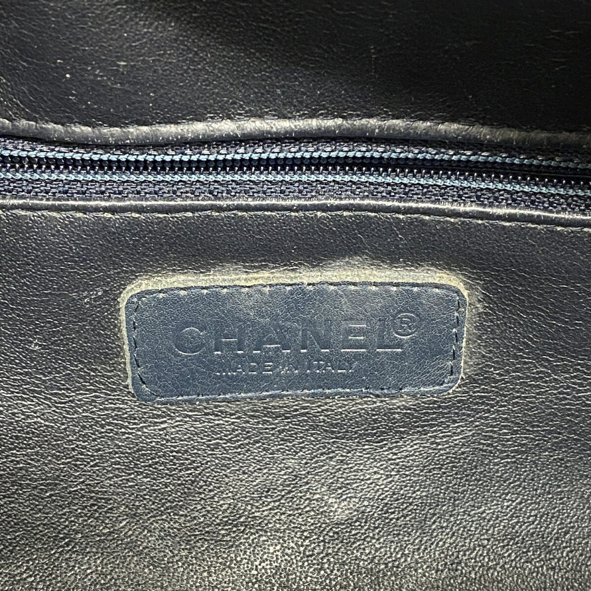 Chanel Navy Patent Leather Leather Handbag (Pre-Owned)