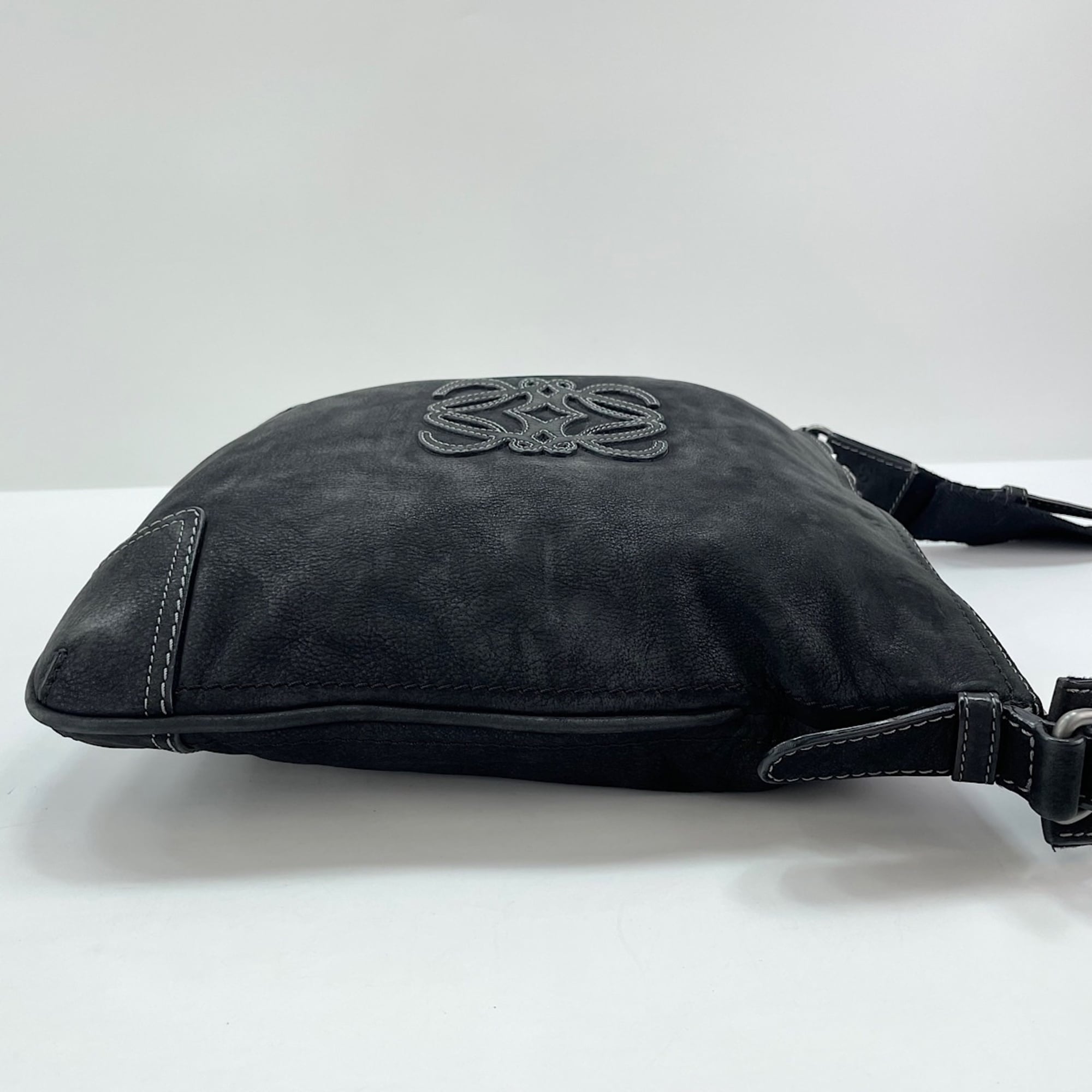 Loewe Black Shoulder Bag (Pre-Owned)