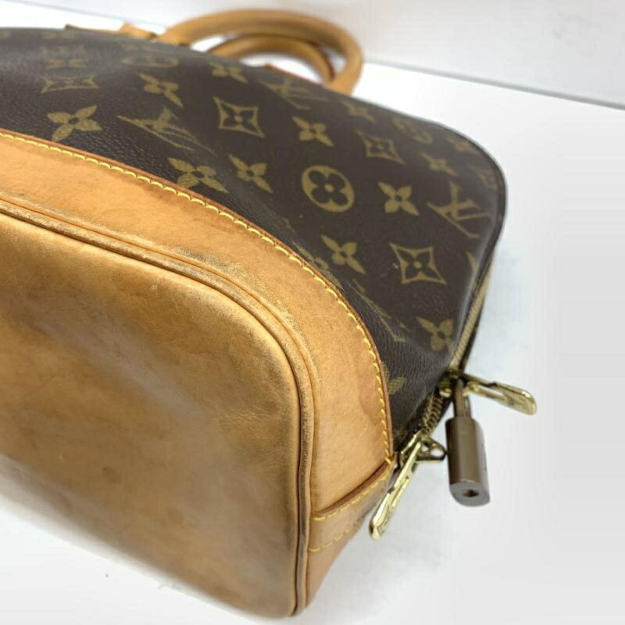 Louis Vuitton Monogram Monogram Monogram Handbag (Pre-Owned)