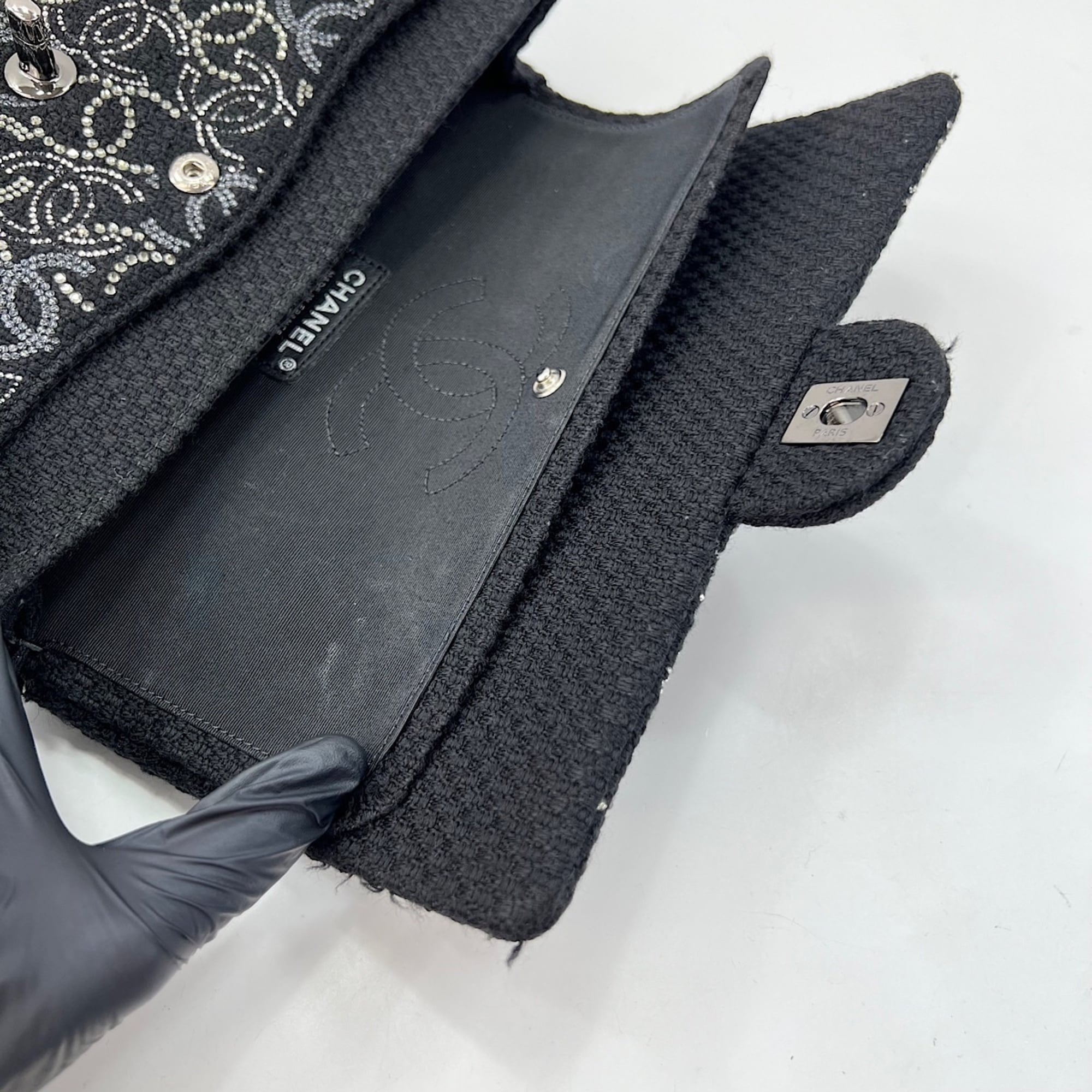 Chanel Black Shoulder Bag (Pre-Owned)