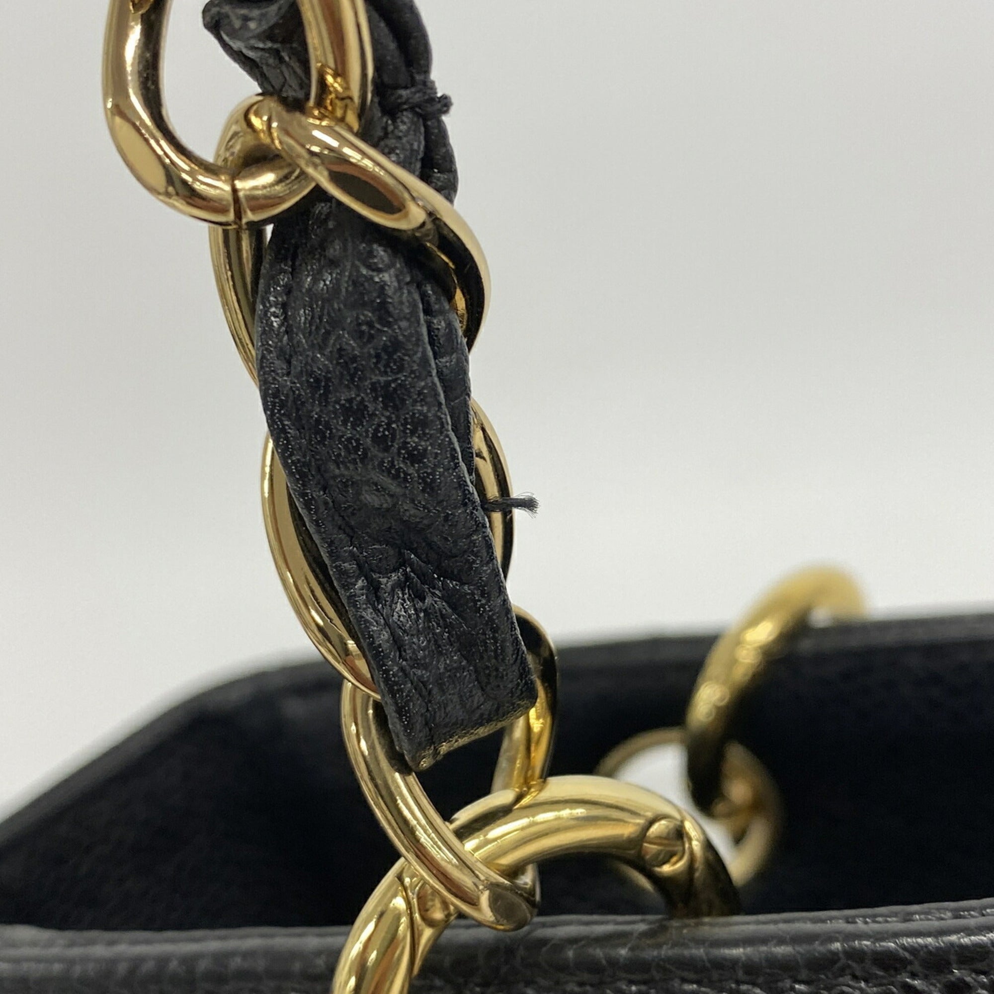 Chanel Black Grained Calfskin Tote Bag (Pre-Owned)