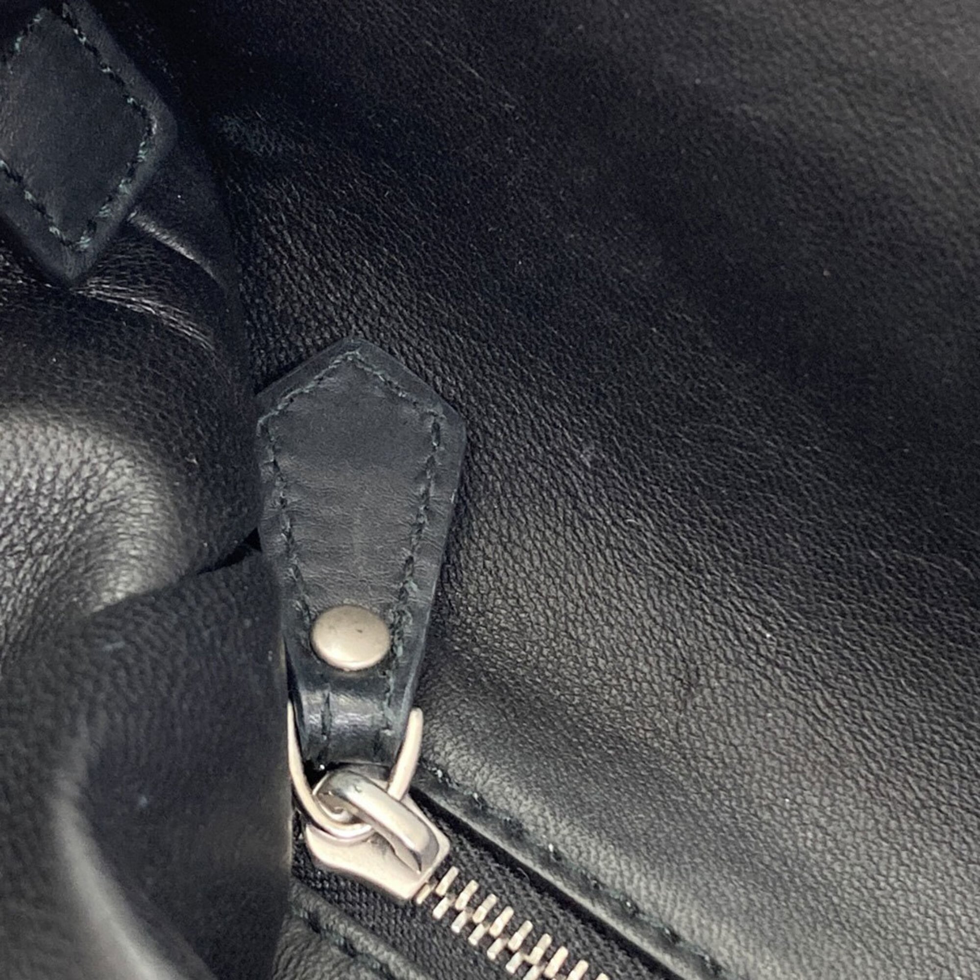 Bottega Veneta Black Leather Shoulder Bag (Pre-Owned)