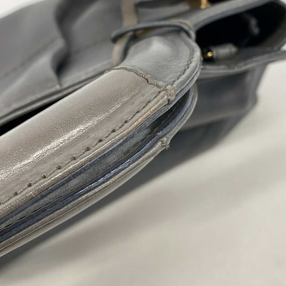 Salvatore Ferragamo Gray Leather Handbag (Pre-Owned)