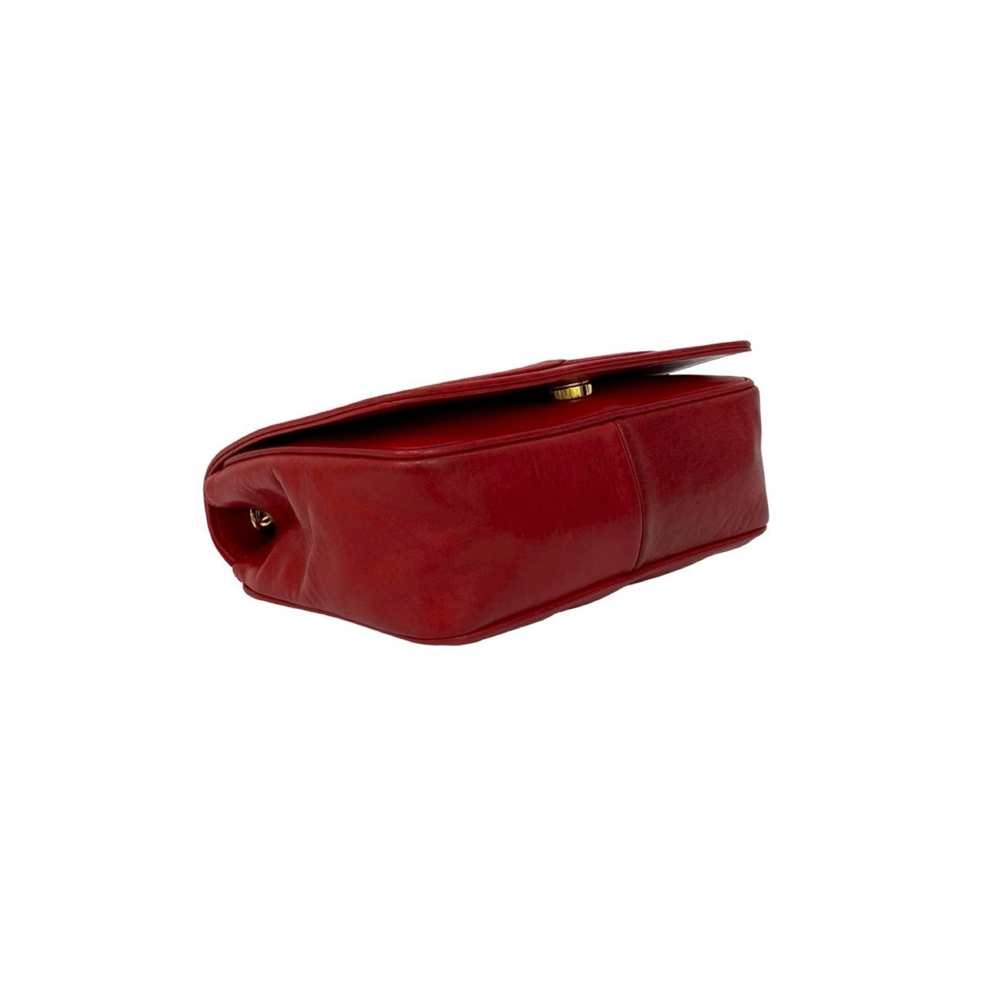 Chanel Red Color Leather Shoulder Bag (Pre-Owned)