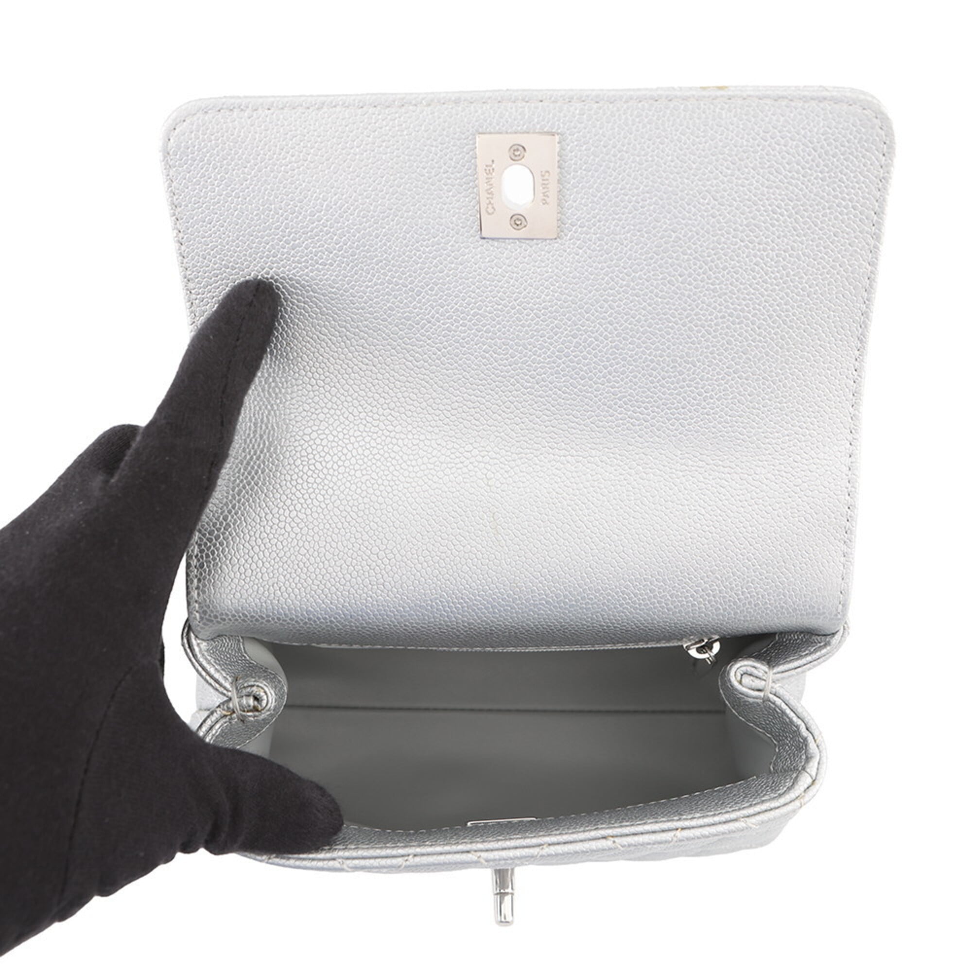 Chanel Matelasse Silver Grained Calfskin Handbag (Pre-Owned)