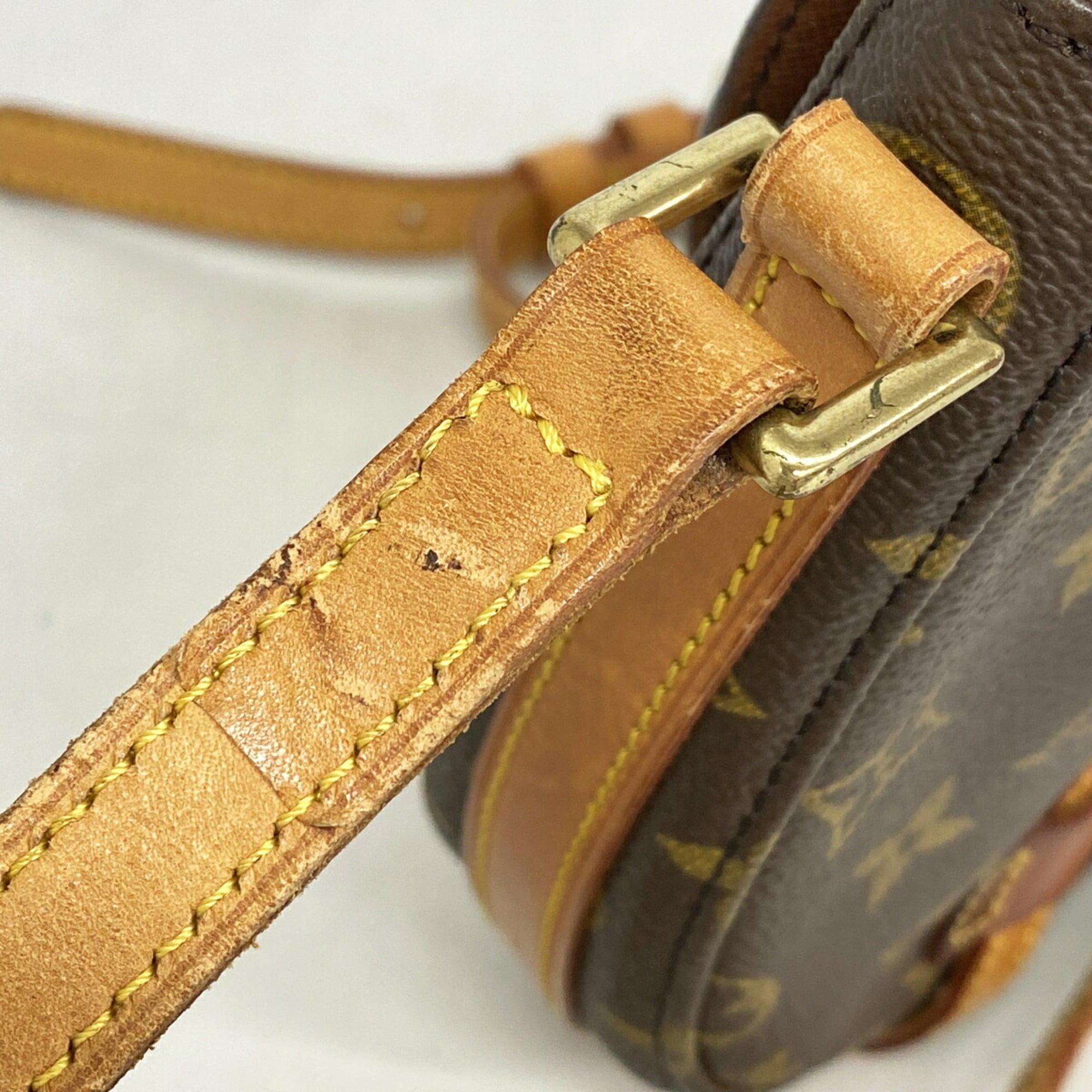 Louis Vuitton Brown Shoulder Bag (Pre-Owned)