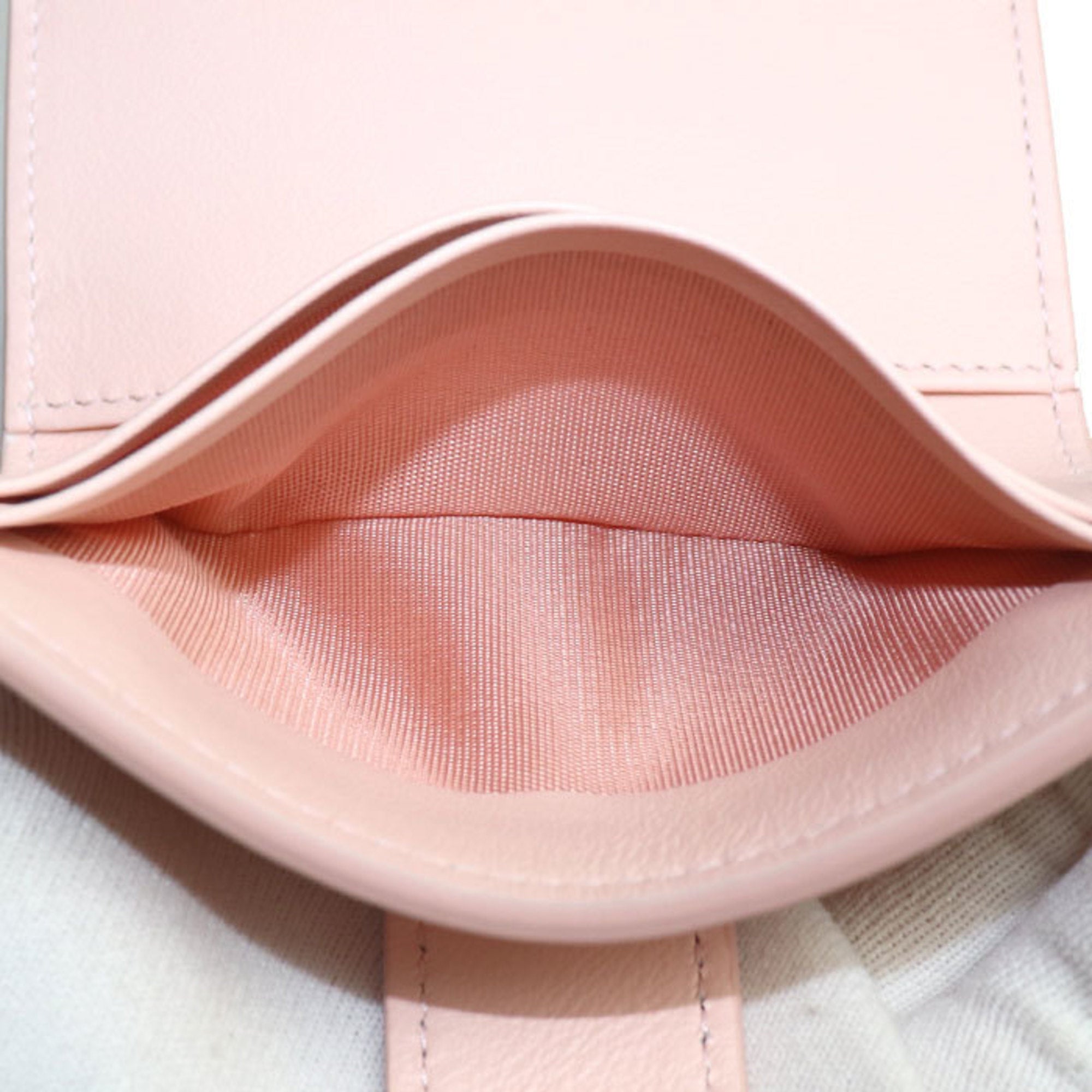 Salvatore Ferragamo Light Pink Leather Wallet (Bi-Fold) (Pre-Owned)