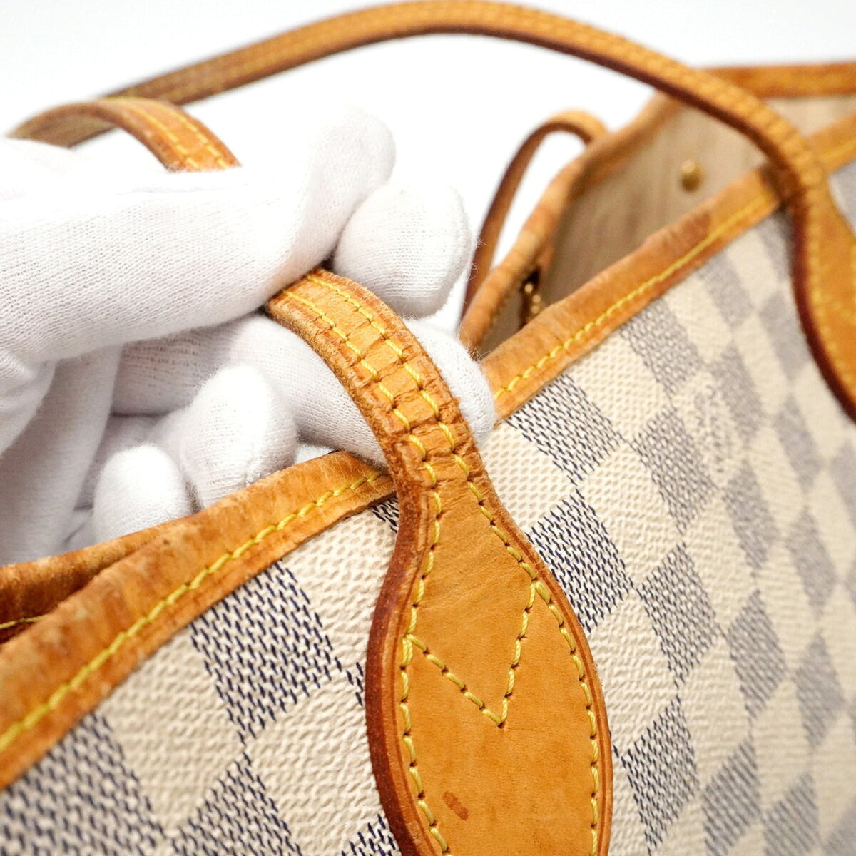 Louis Vuitton White Tote Bag (Pre-Owned)