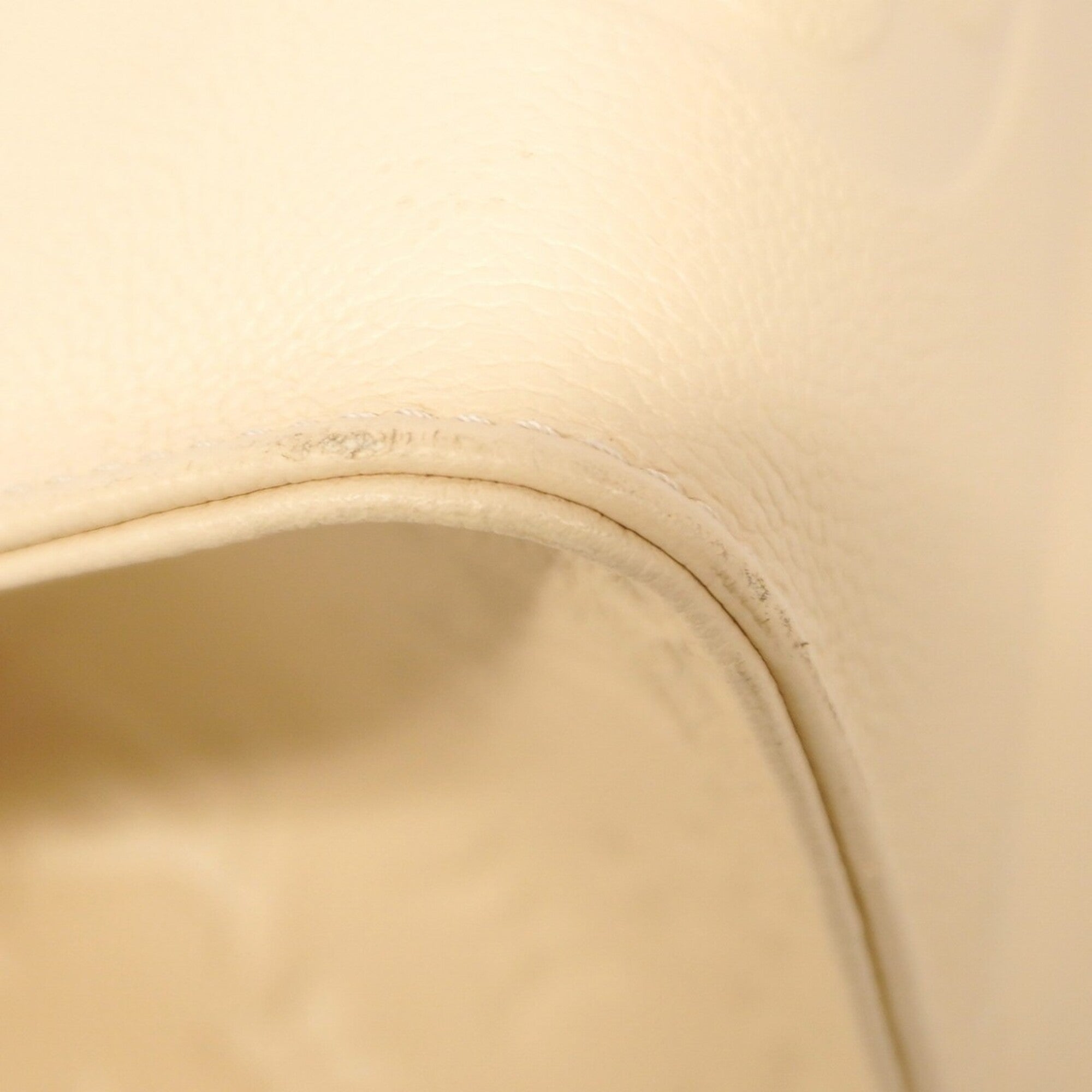 Louis Vuitton Cream Tote Bag (Pre-Owned)