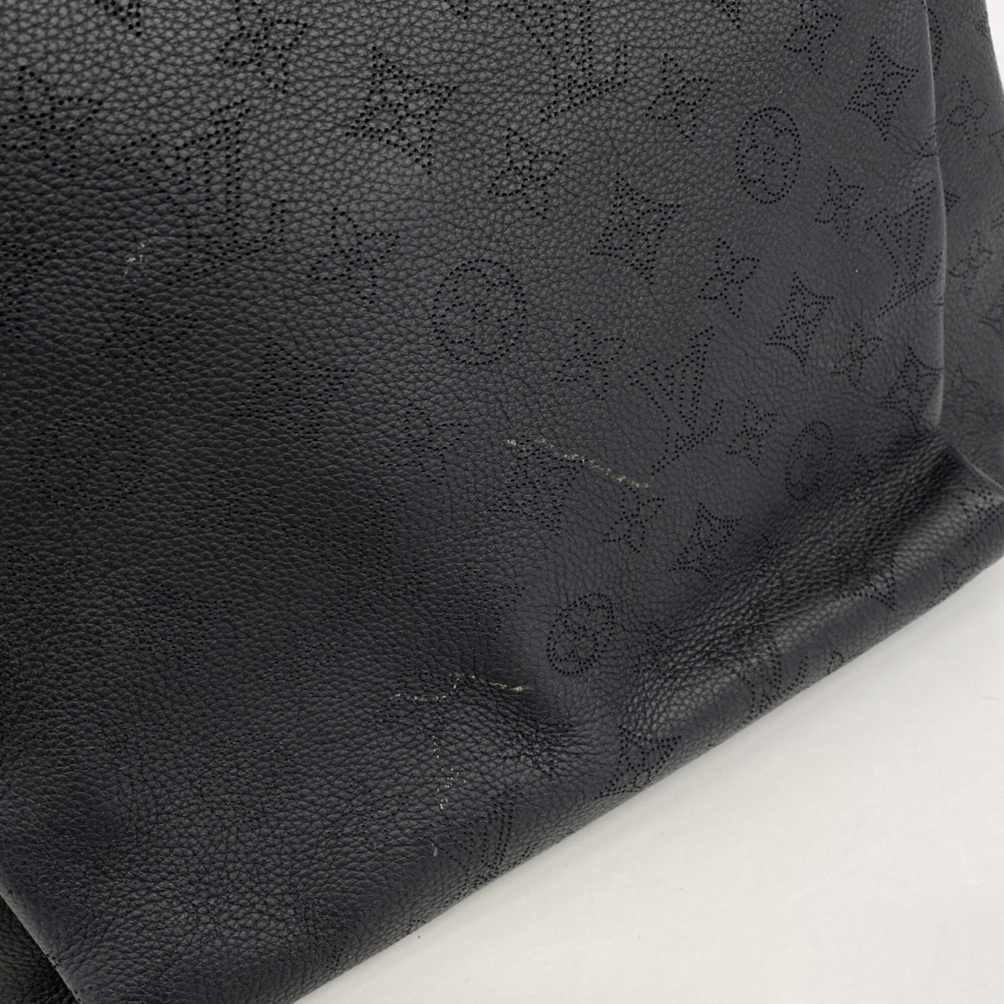 Louis Vuitton Noir Handbag (Pre-Owned)