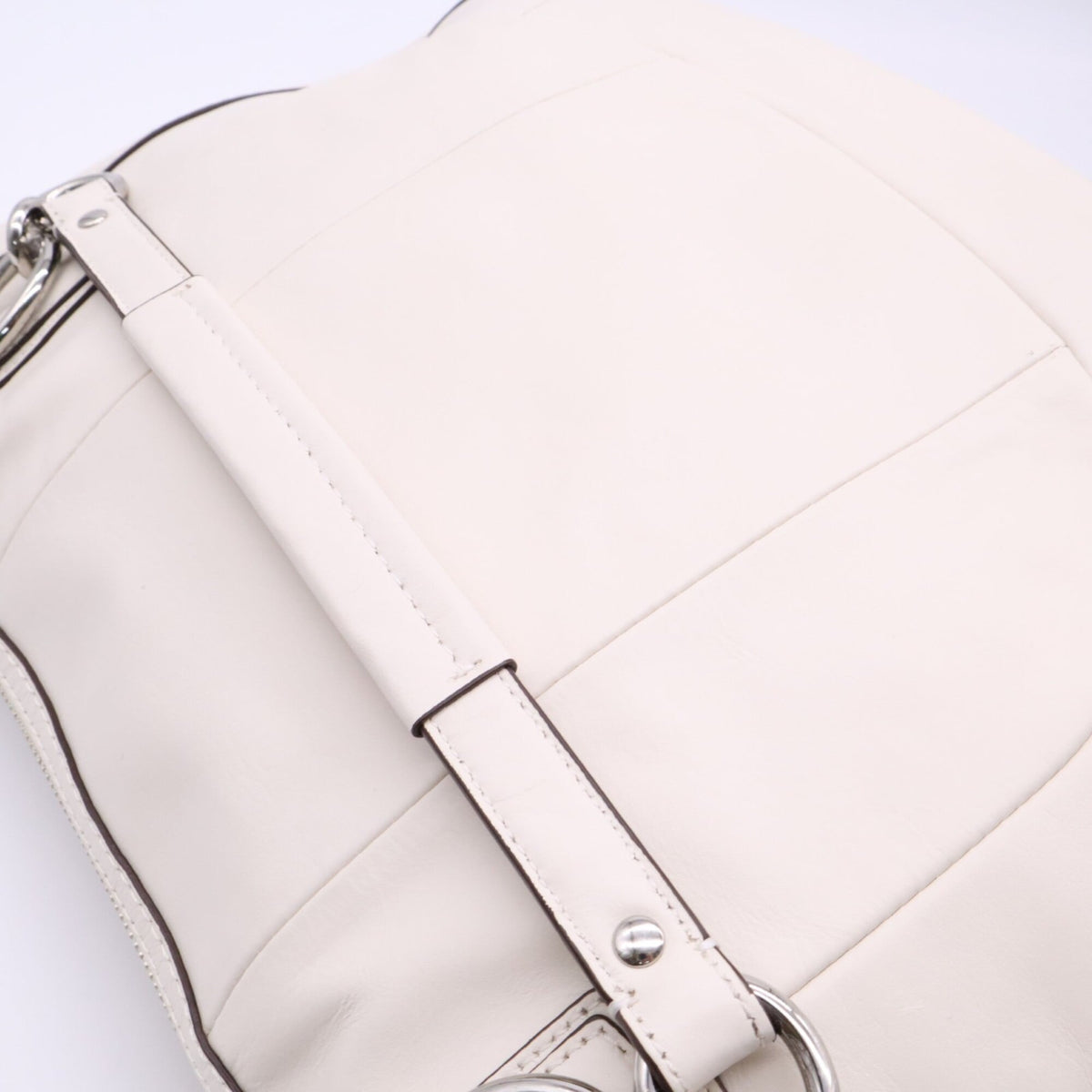 Coach Silver White Leather Handbag Shoulder Bag (Pre-Owned)
