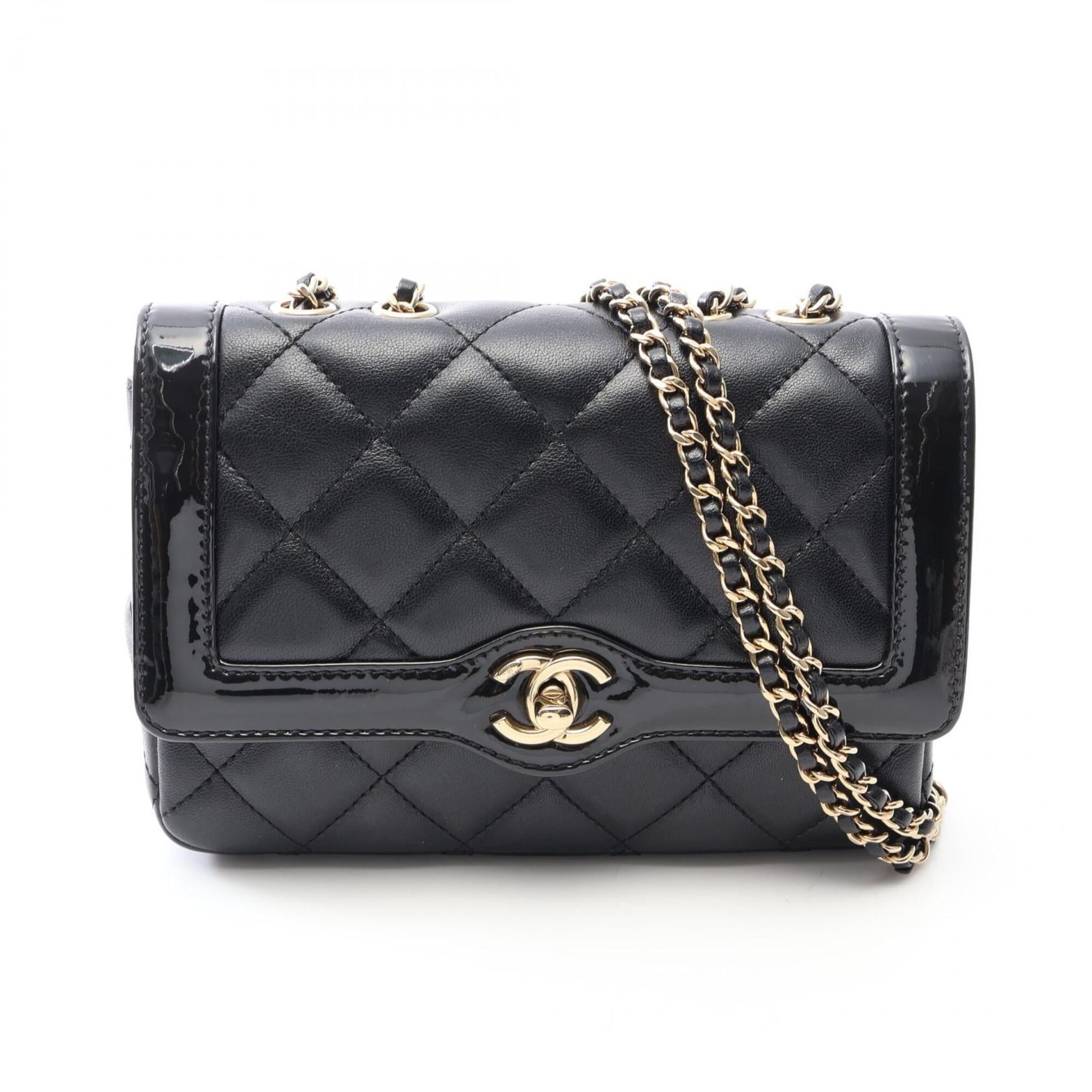 Chanel Black Patent Leather Handbag Shoulder Bag (Pre-Owned)