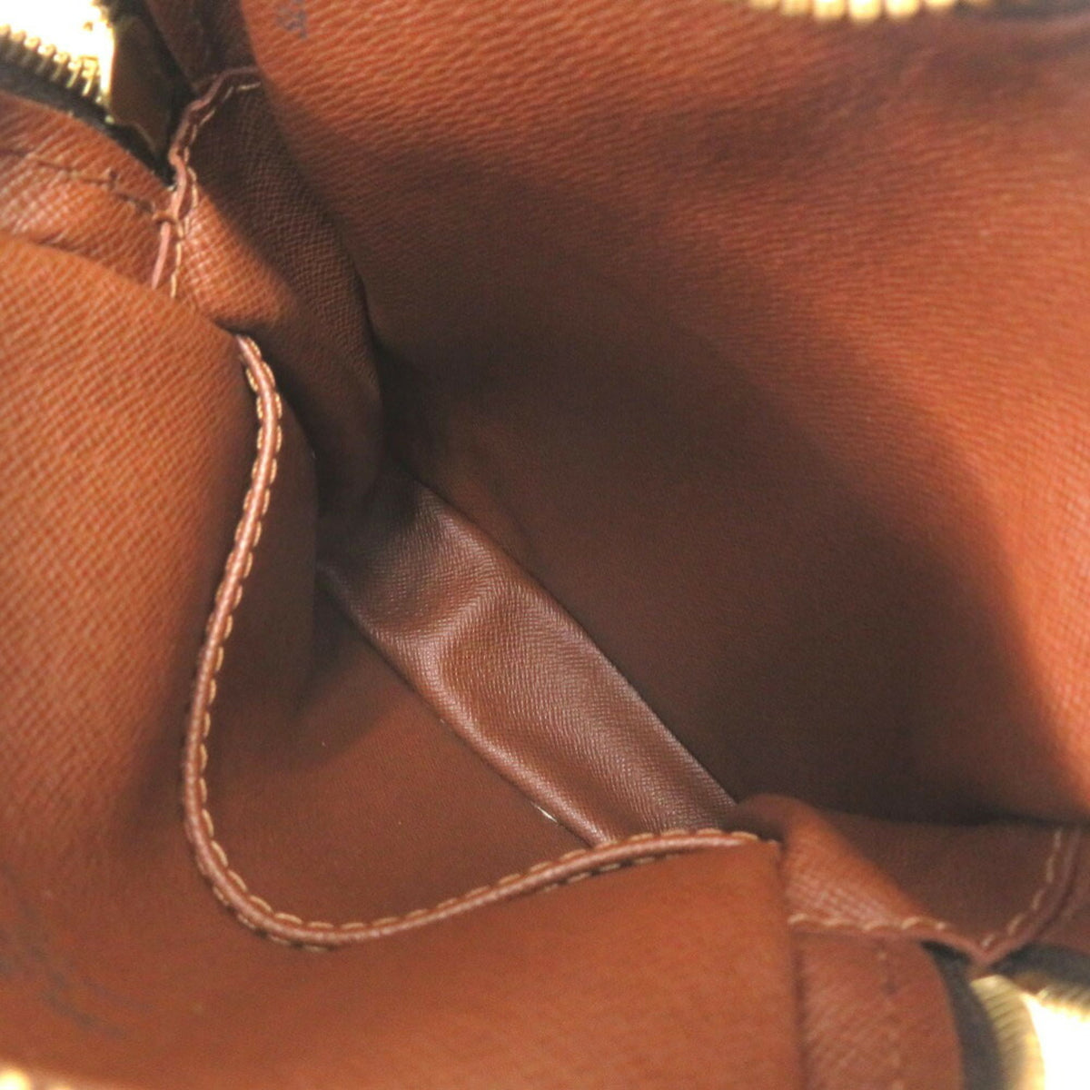 Louis Vuitton Brown Monogram Monogram Shoulder Bag (Pre-Owned)