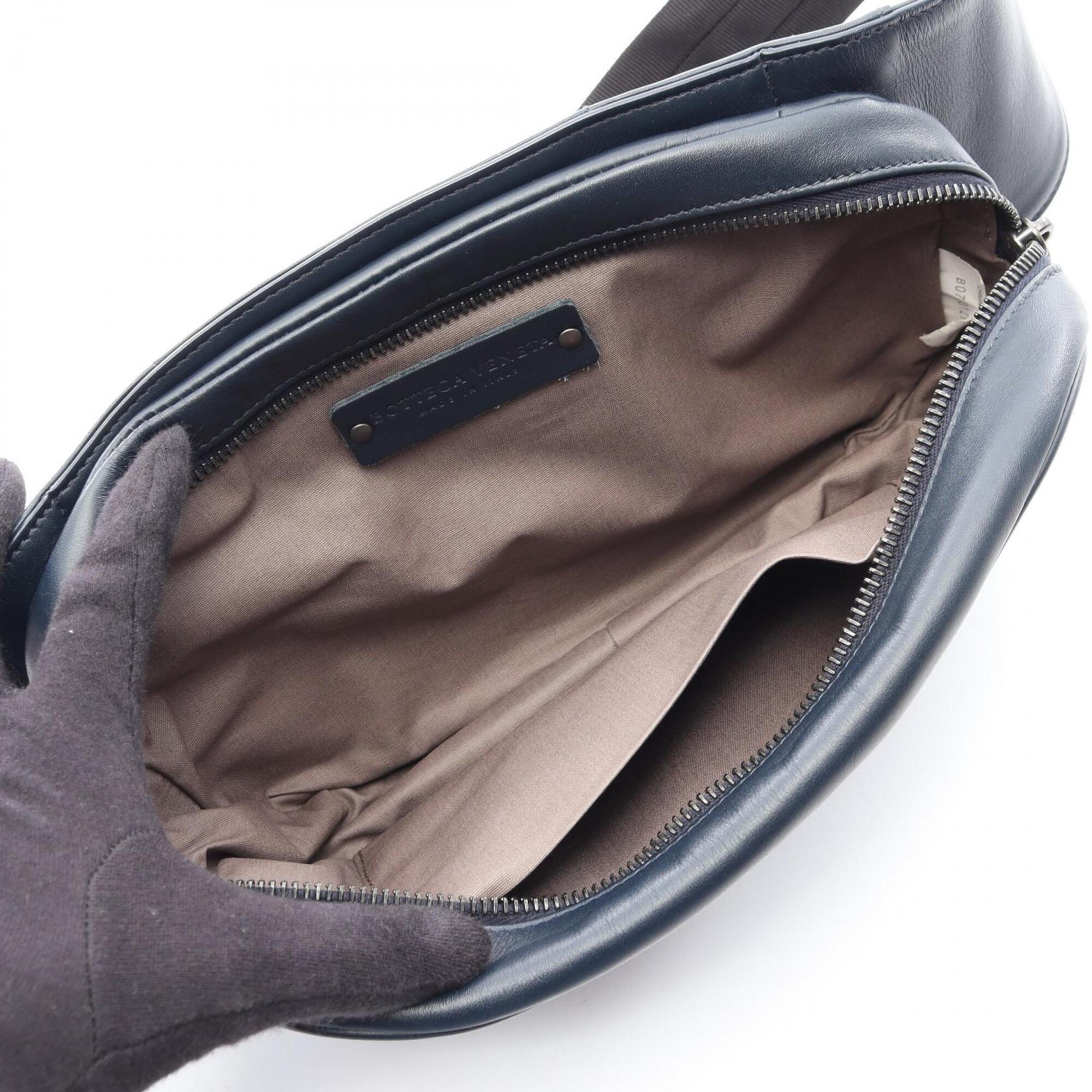 Bottega Veneta Navy Leather Fanny Pack Handbag (Pre-Owned)