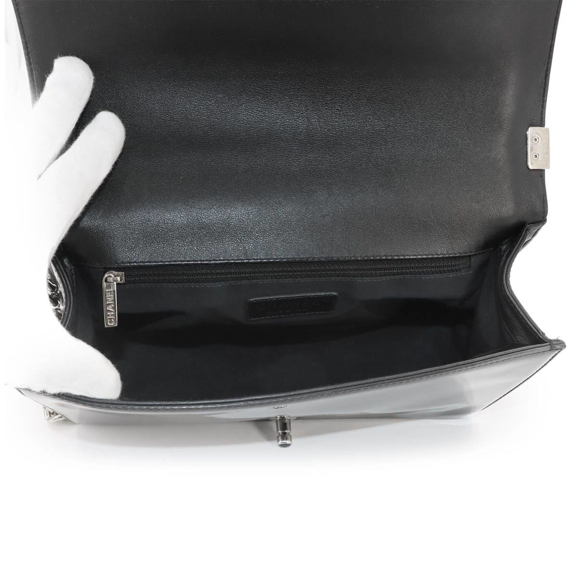 Chanel Black Patent Leather Handbag Shoulder Bag (Pre-Owned)