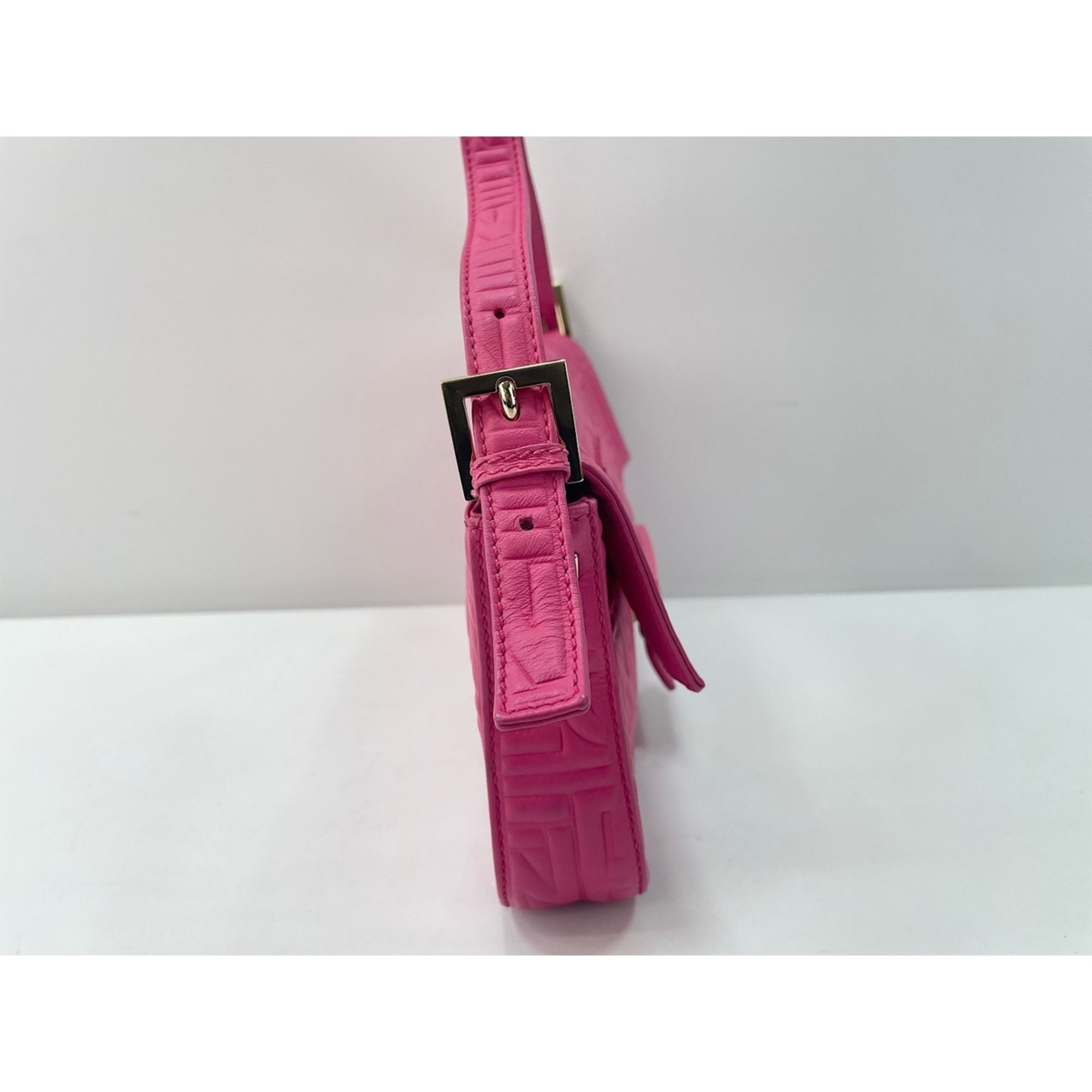 Fendi Pink Shoulder Bag (Pre-Owned)