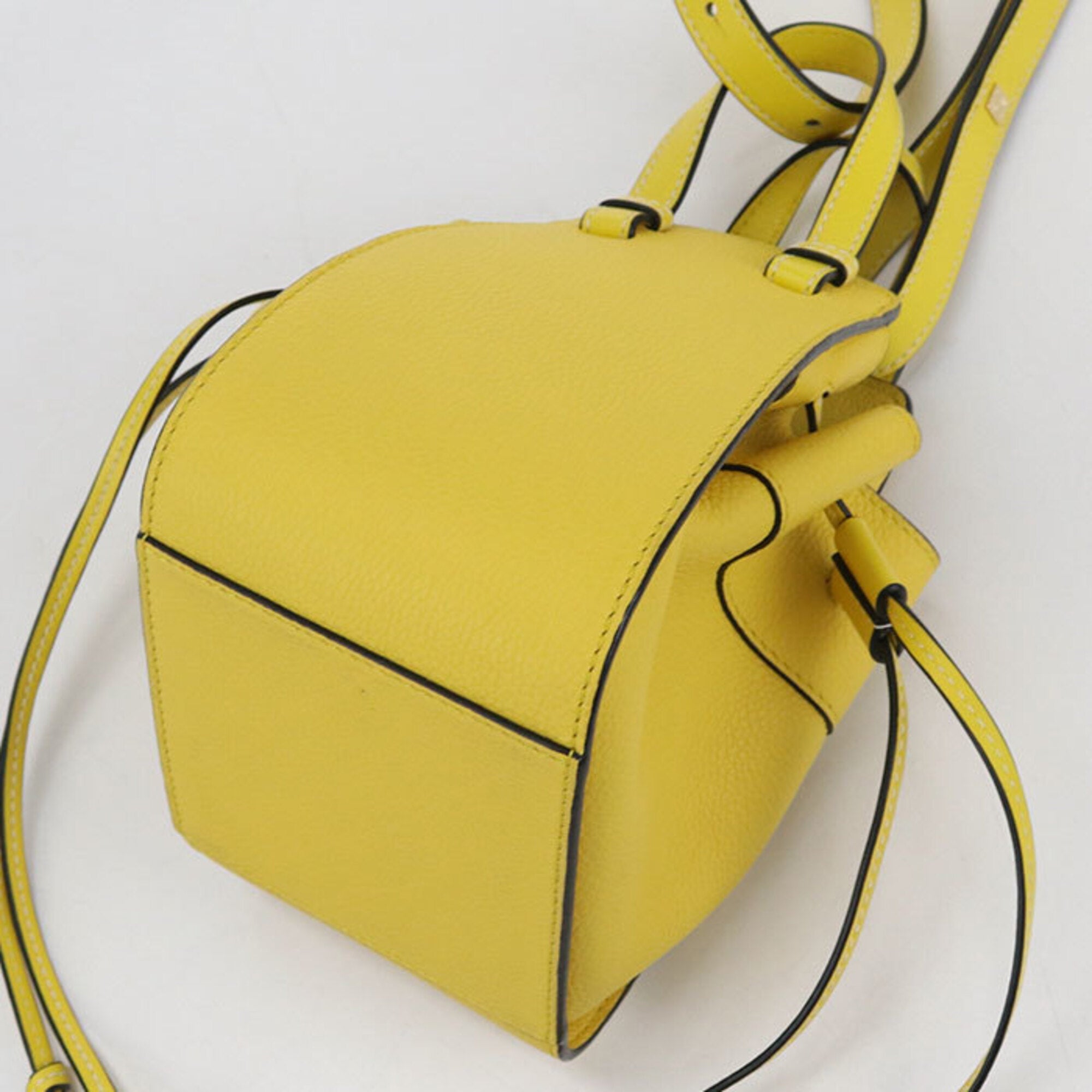 Loewe Yellow Leather Handbag (Pre-Owned)