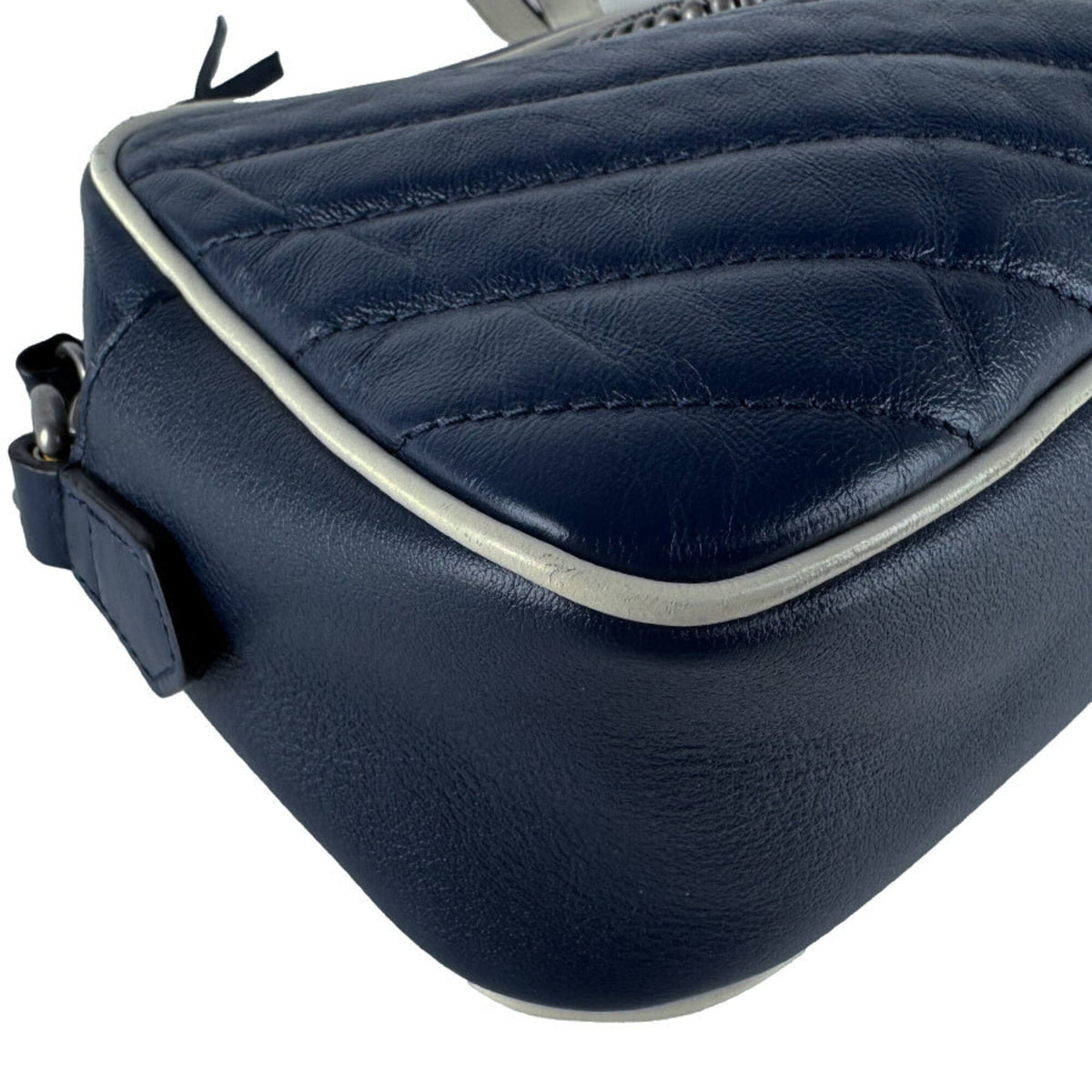Gucci Ivory Navy Leather Shoulder Bag (Pre-Owned)