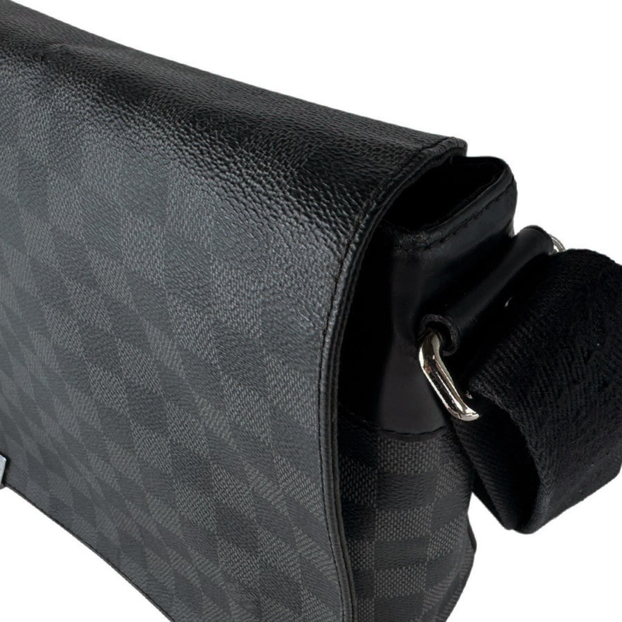 Louis Vuitton Black Damier Graphite Damier Graphite Shoulder Bag (Pre-Owned)