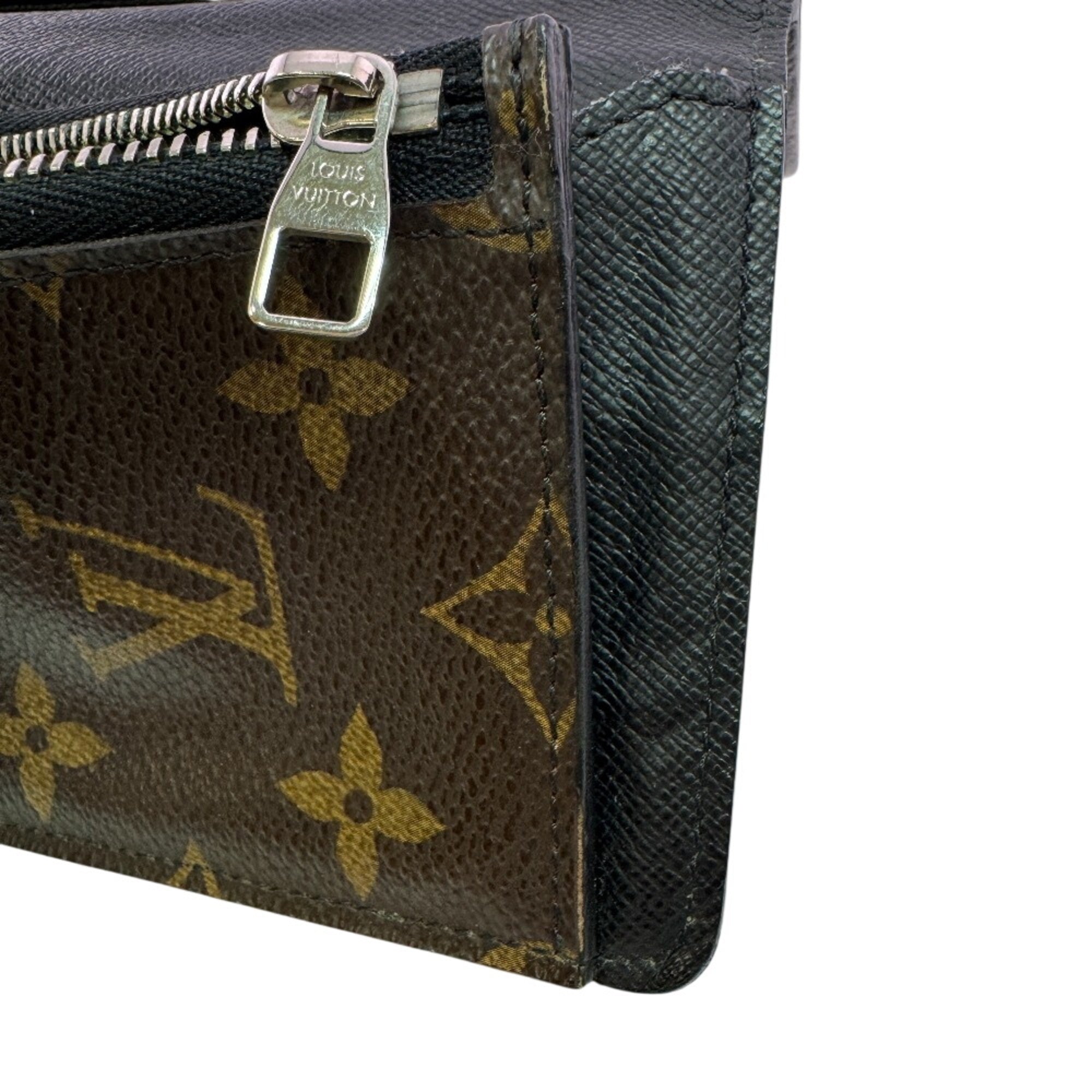 Louis Vuitton Black Leather Long Wallet (Bi-Fold) (Pre-Owned)
