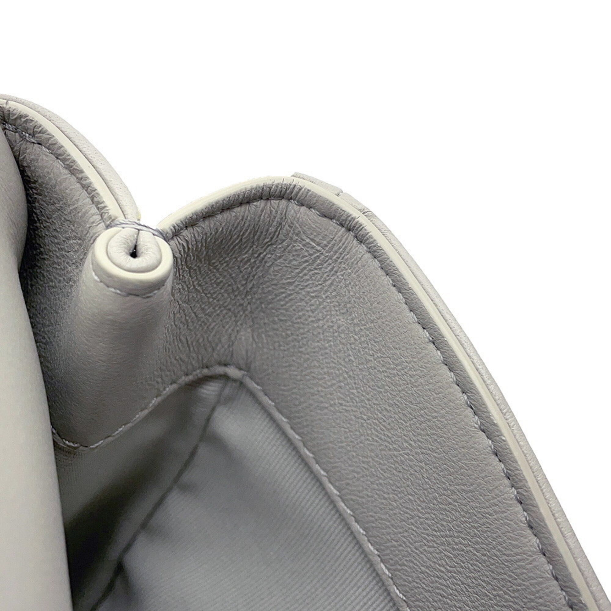 Chanel Matelasse Gray Leather Handbag Shoulder Bag (Pre-Owned)
