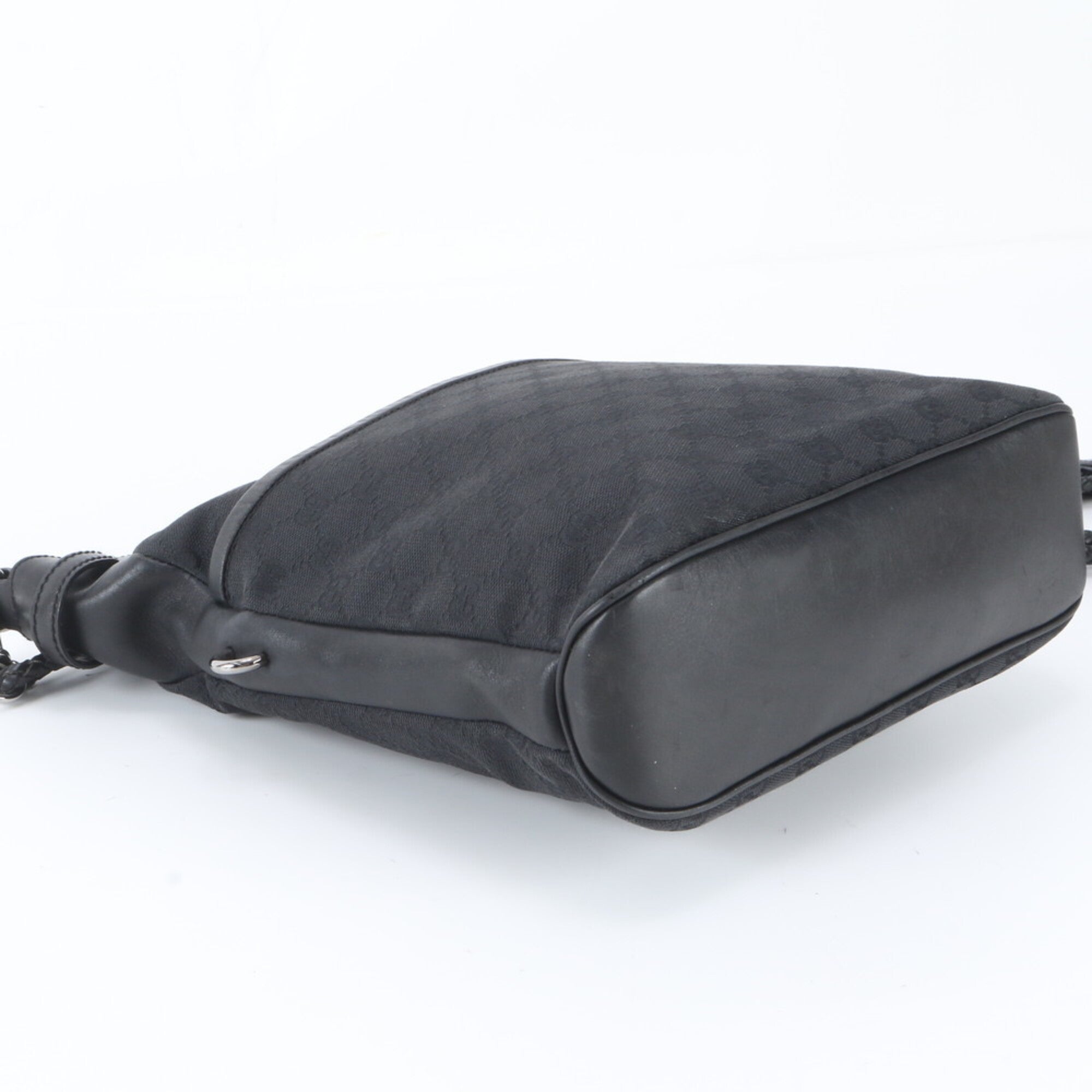 Gucci Gg Canvas Black Gg Canvas Shoulder Bag (Pre-Owned)
