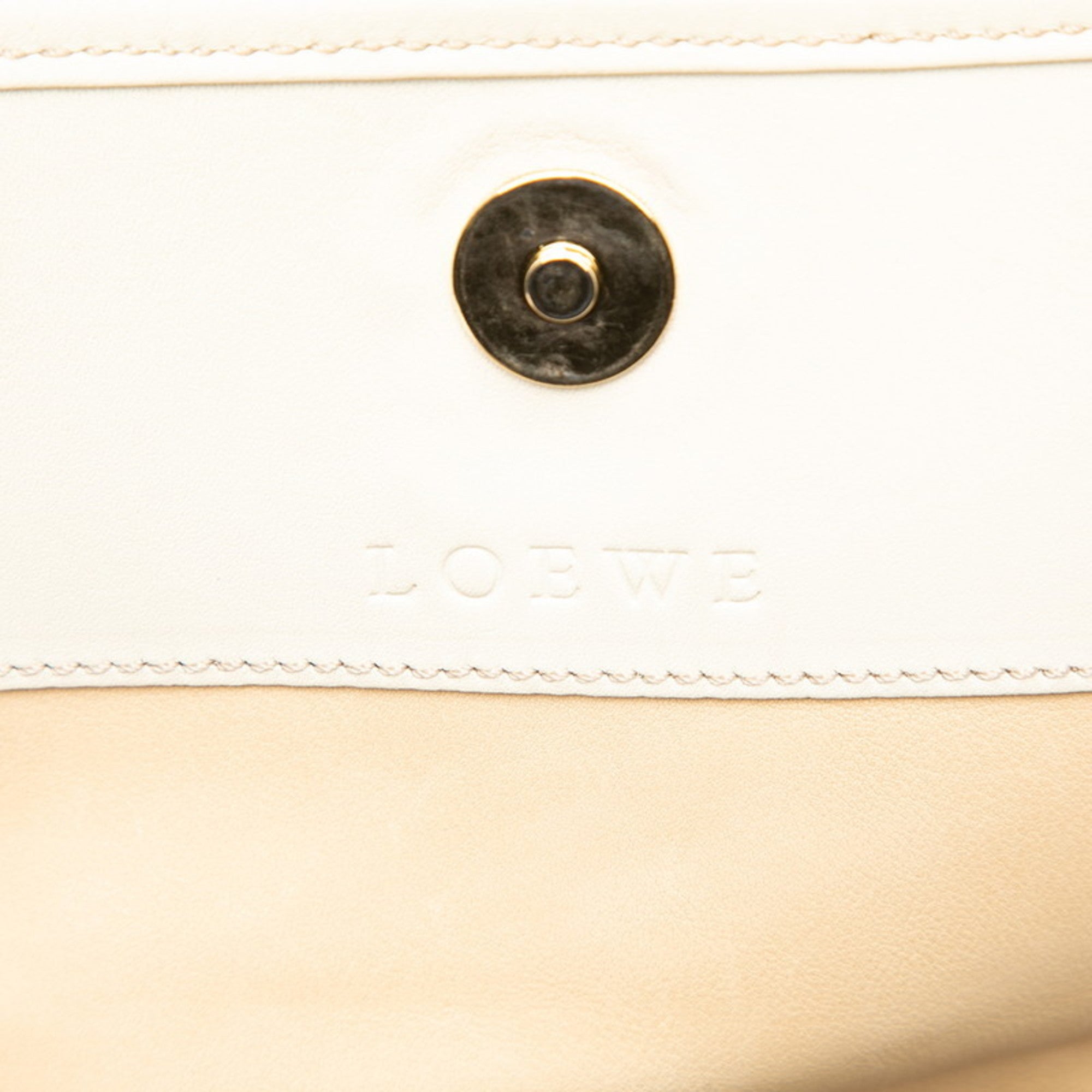 Loewe Beige Off-White Leather Shoulder Bag (Pre-Owned)