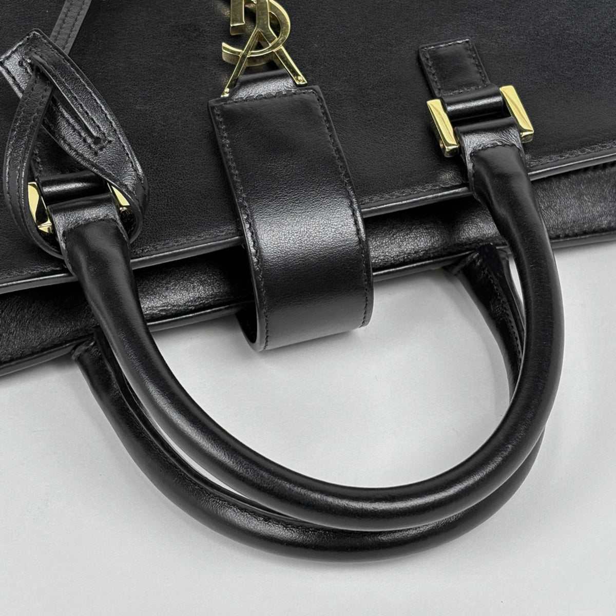 Saint Laurent Black Leather Handbag (Pre-Owned)